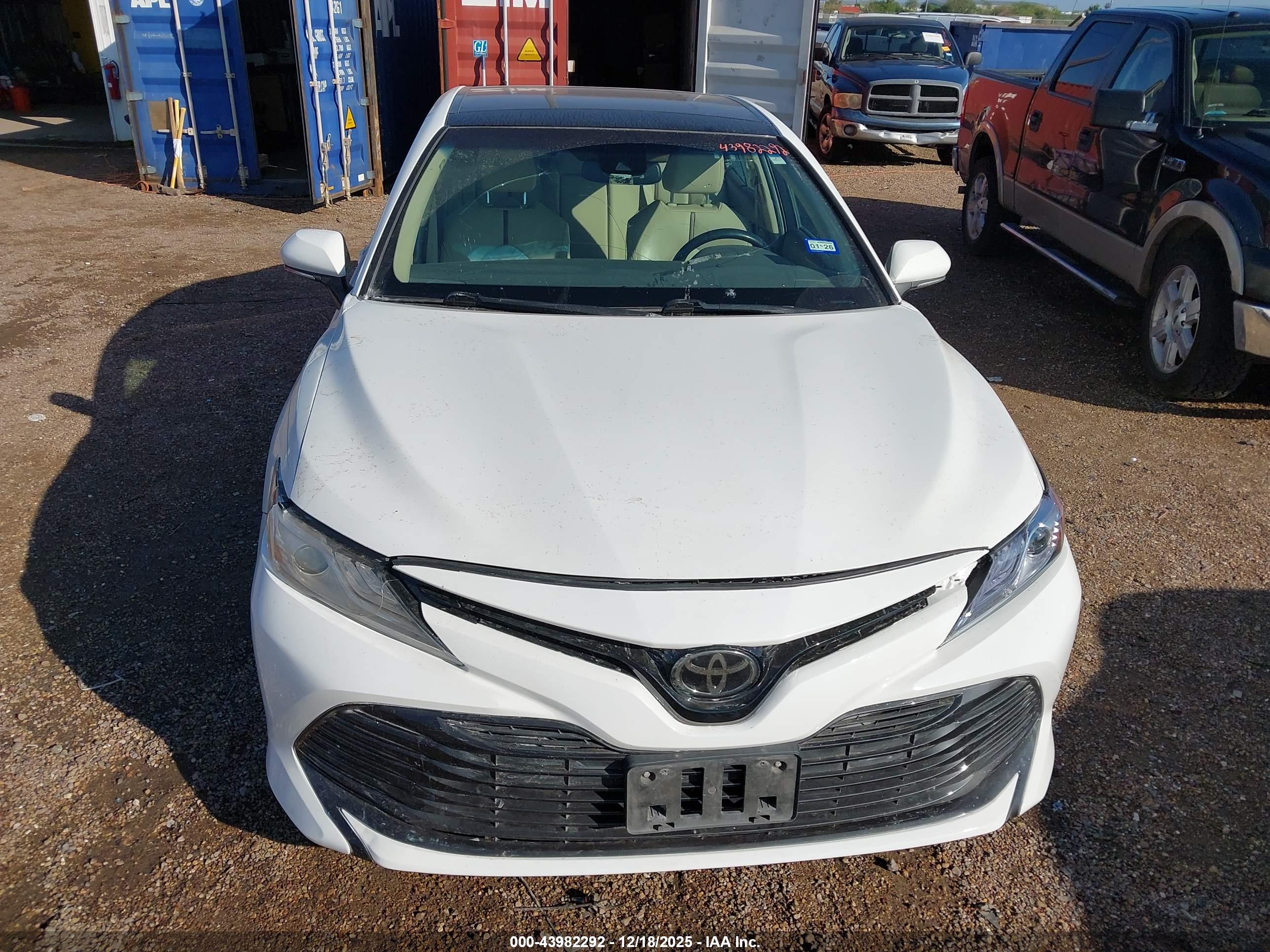 TOYOTA CAMRY image 6