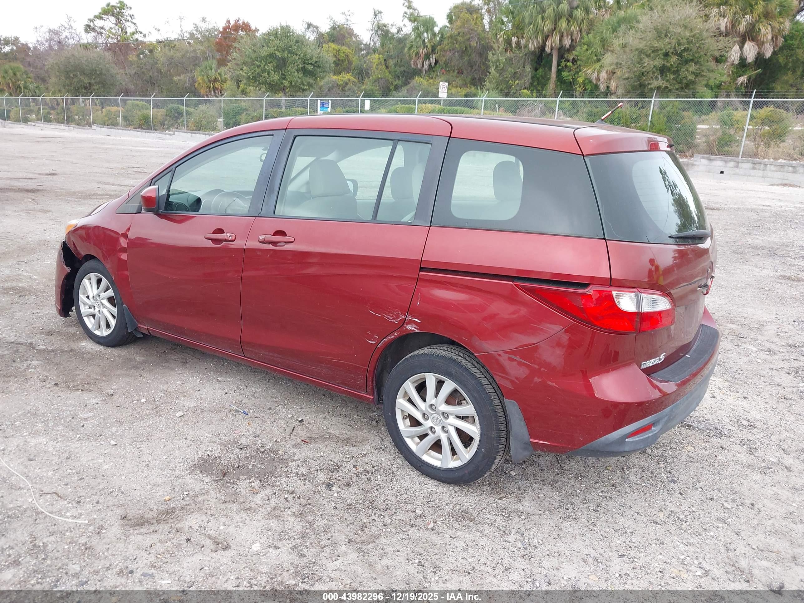 MAZDA MAZDA5 image 3