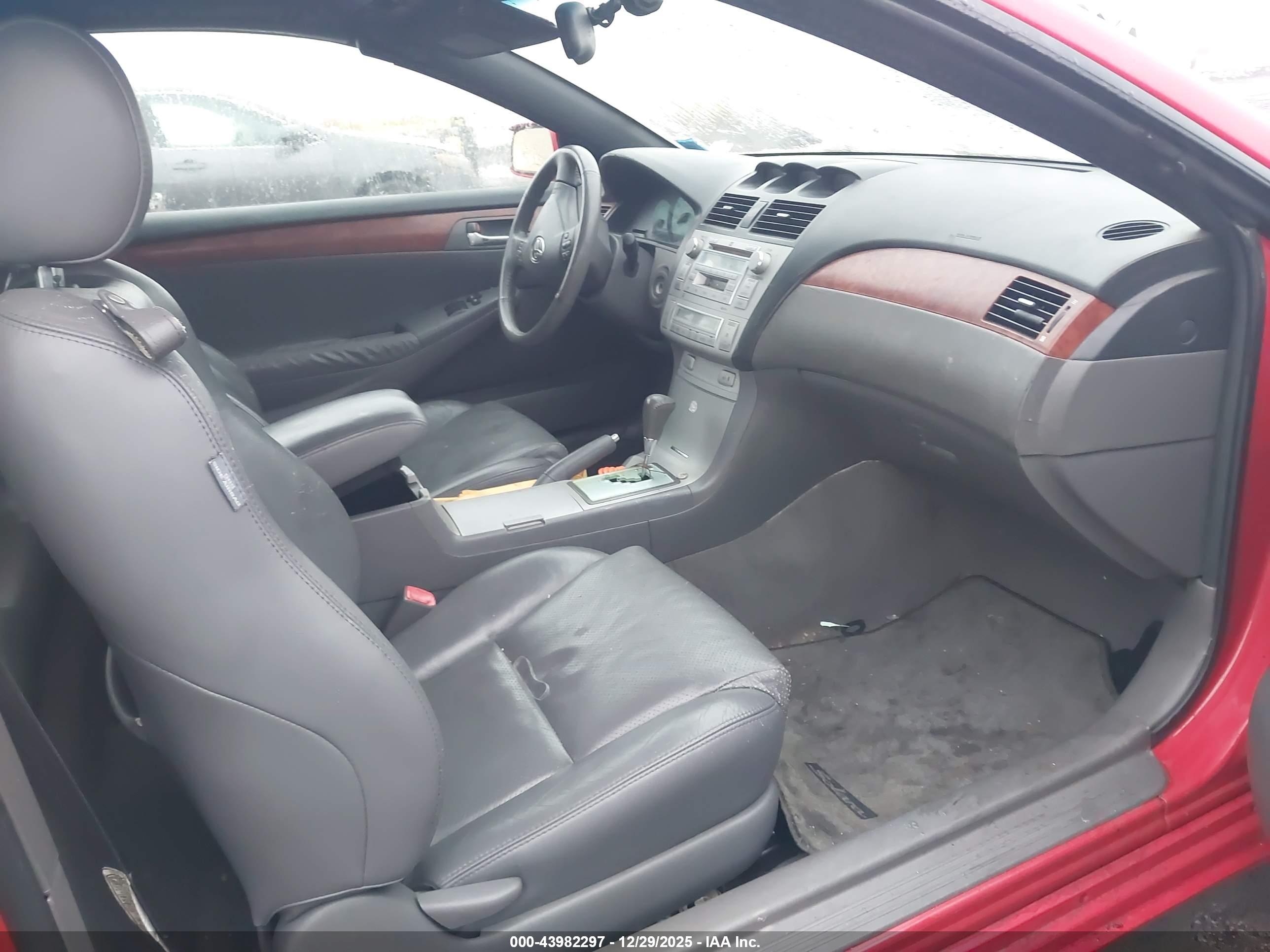 TOYOTA CAMRY image 5