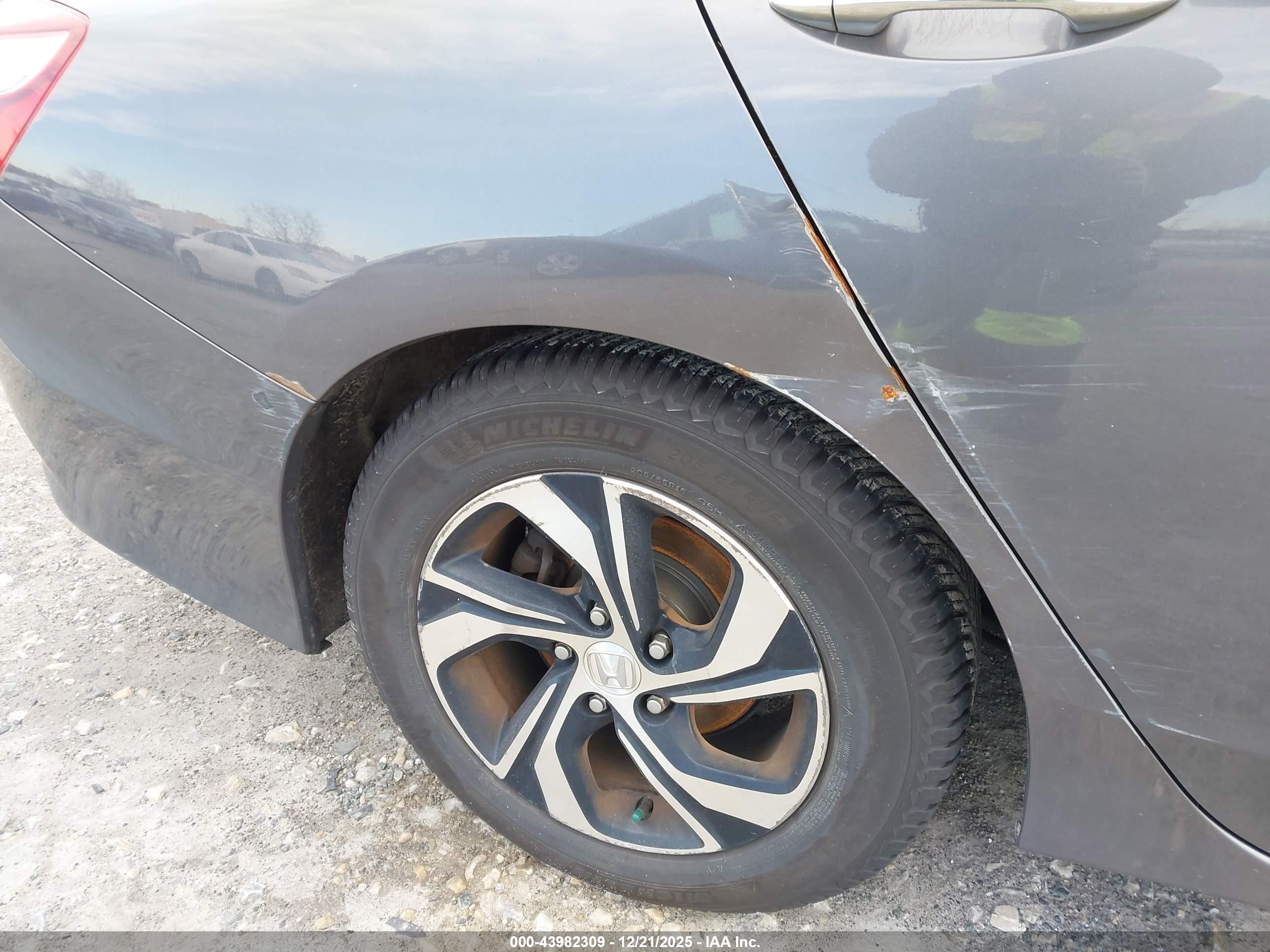 HONDA ACCORD image 6