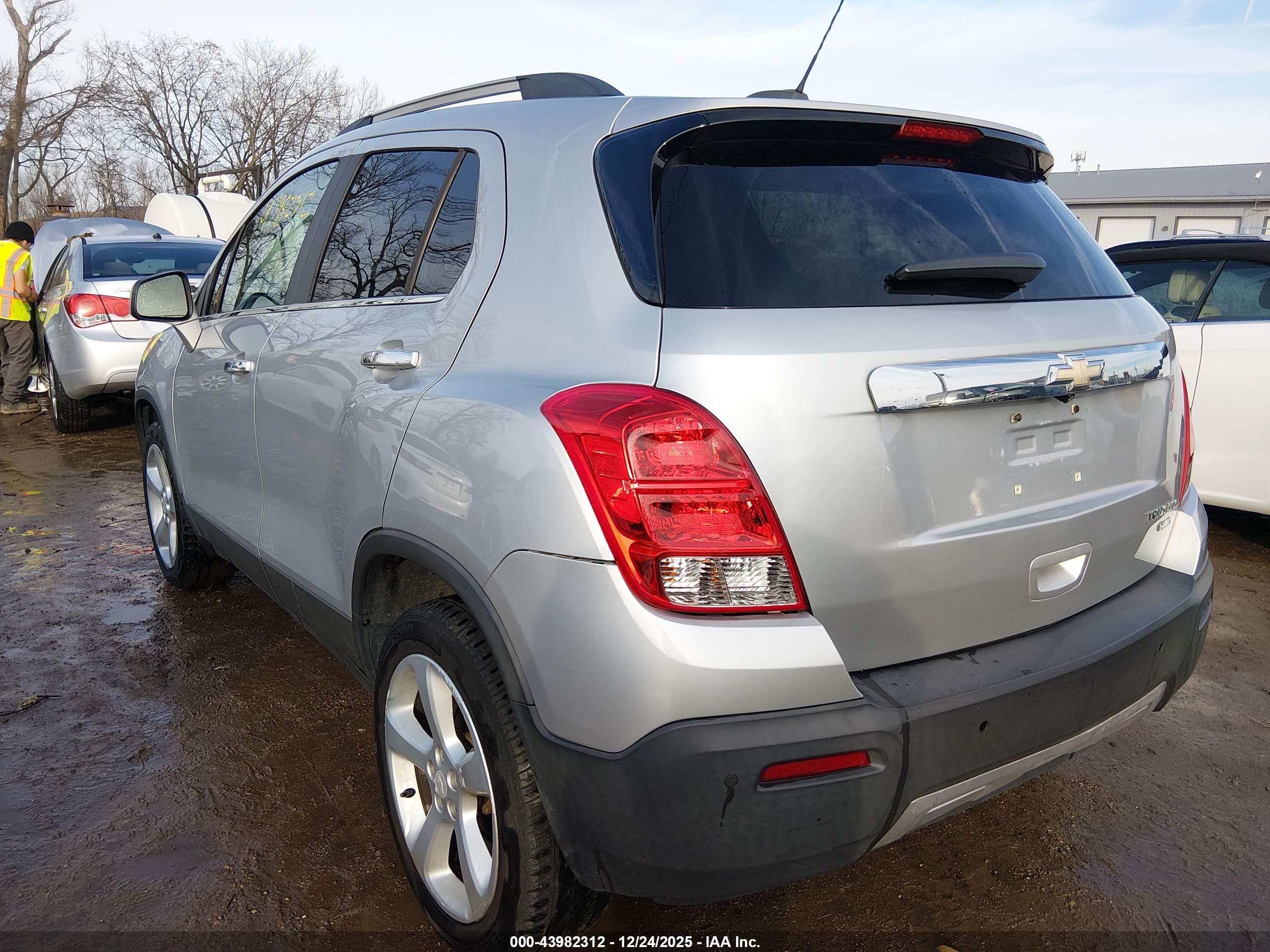 CHEVROLET TRAX image 6