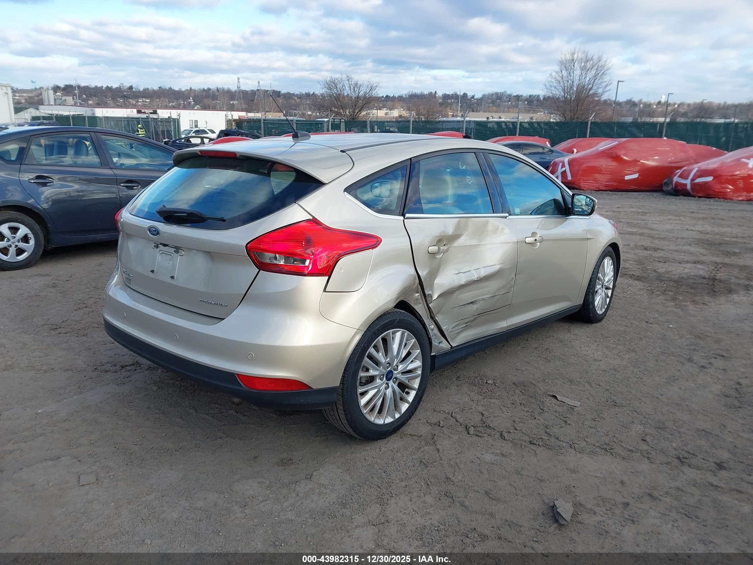 FORD FOCUS image 4