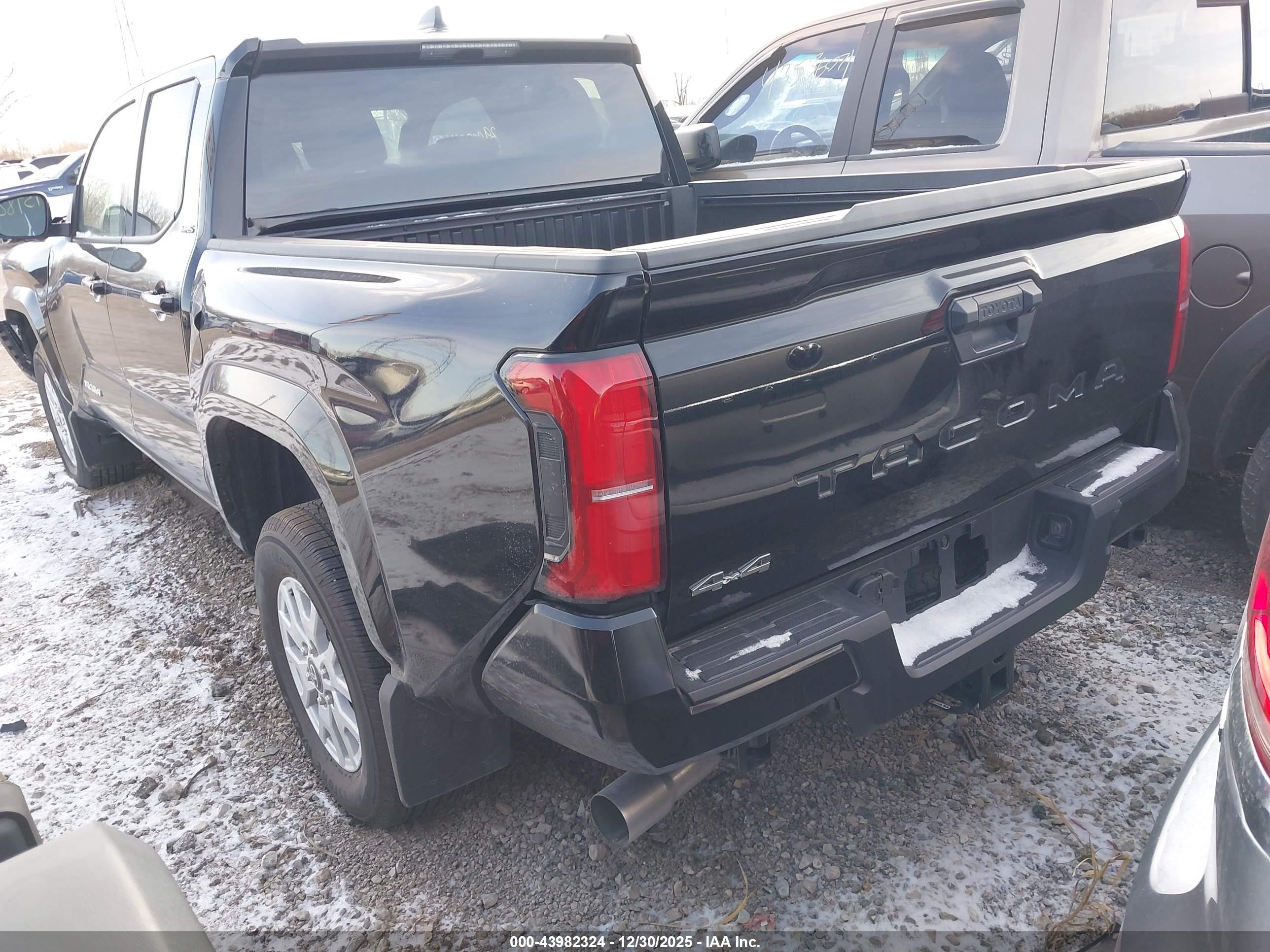 TOYOTA TACOMA image 3