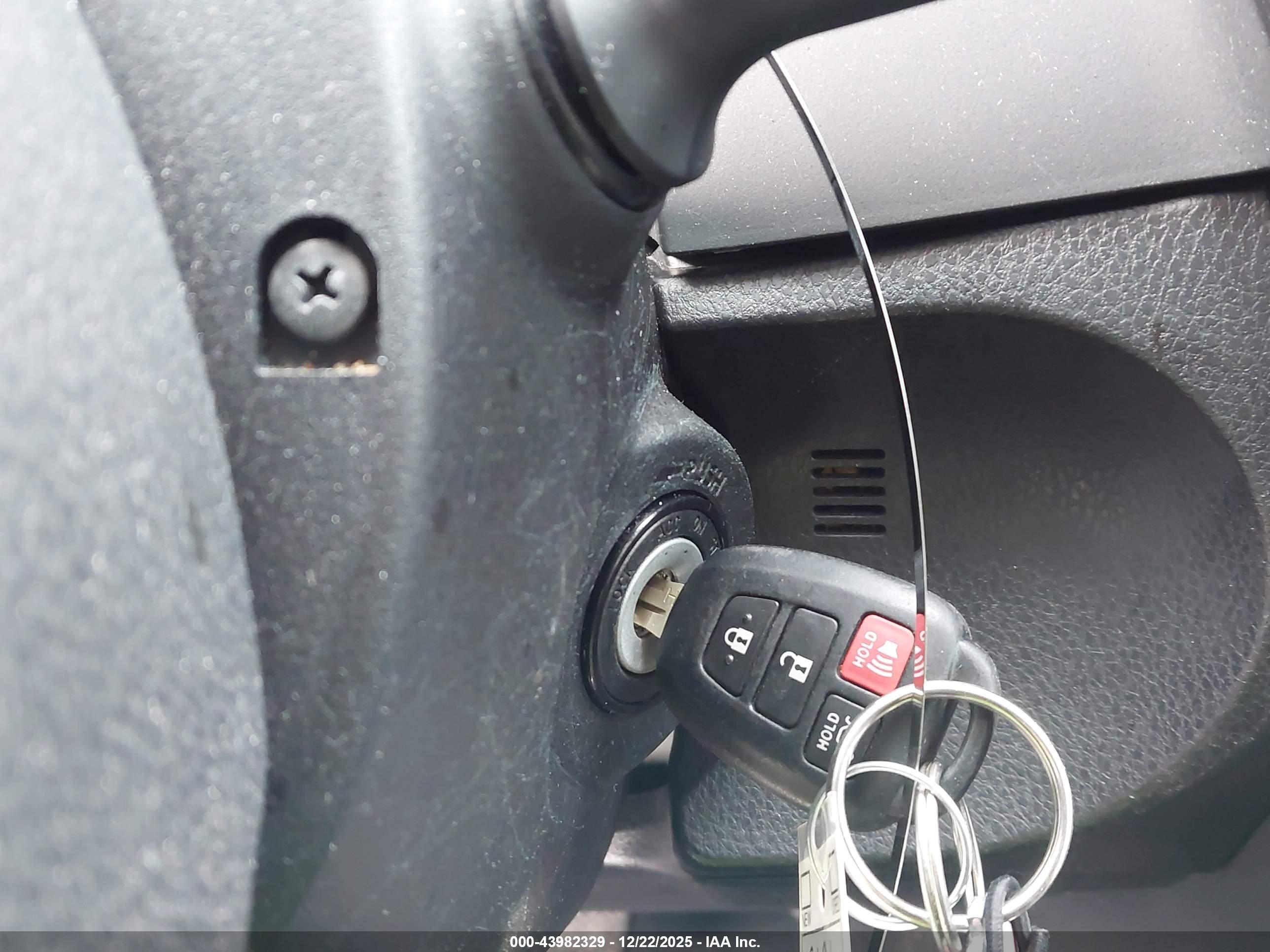 TOYOTA COROLLA image 11