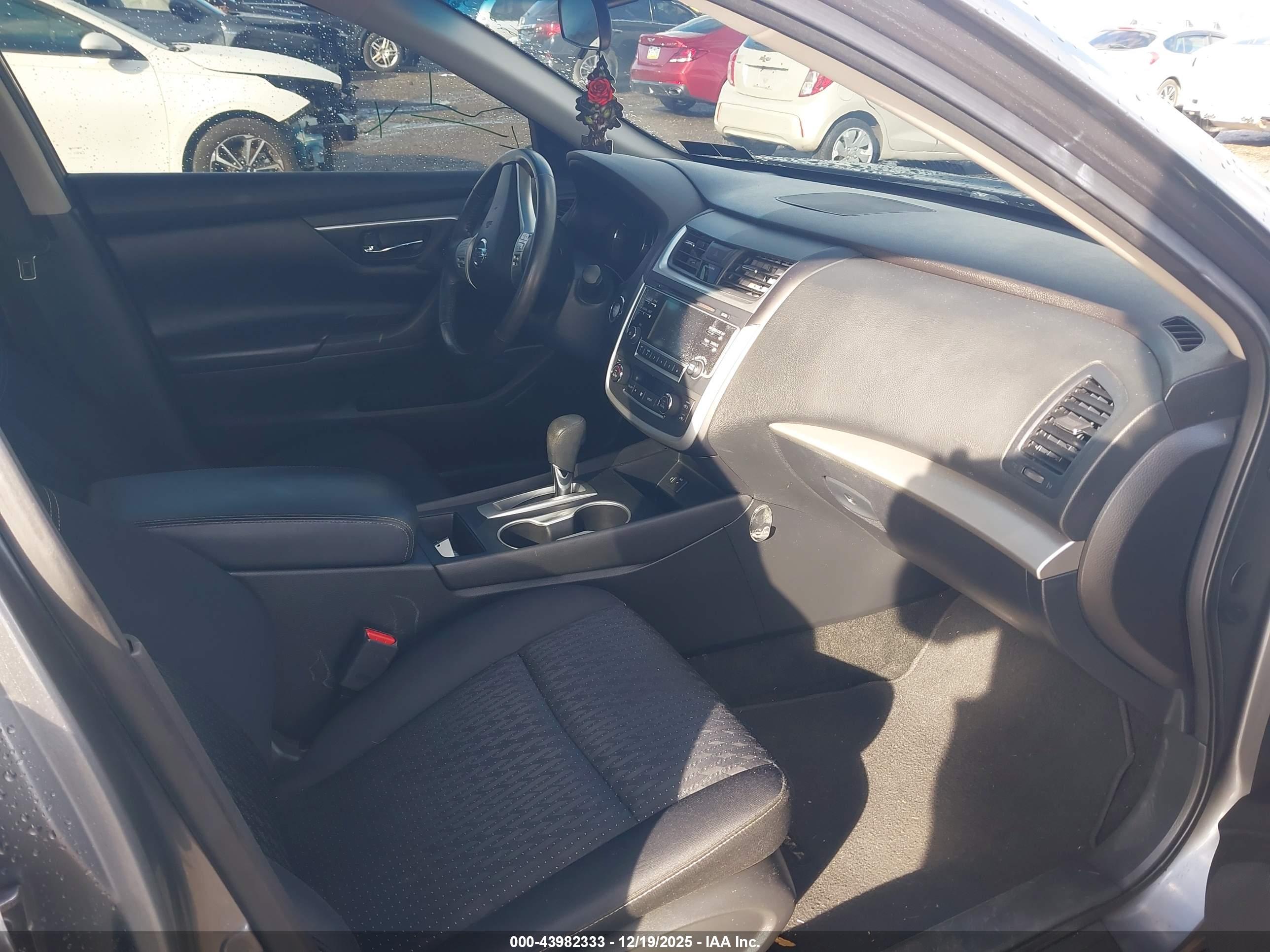 NISSAN ALTIMA image 5