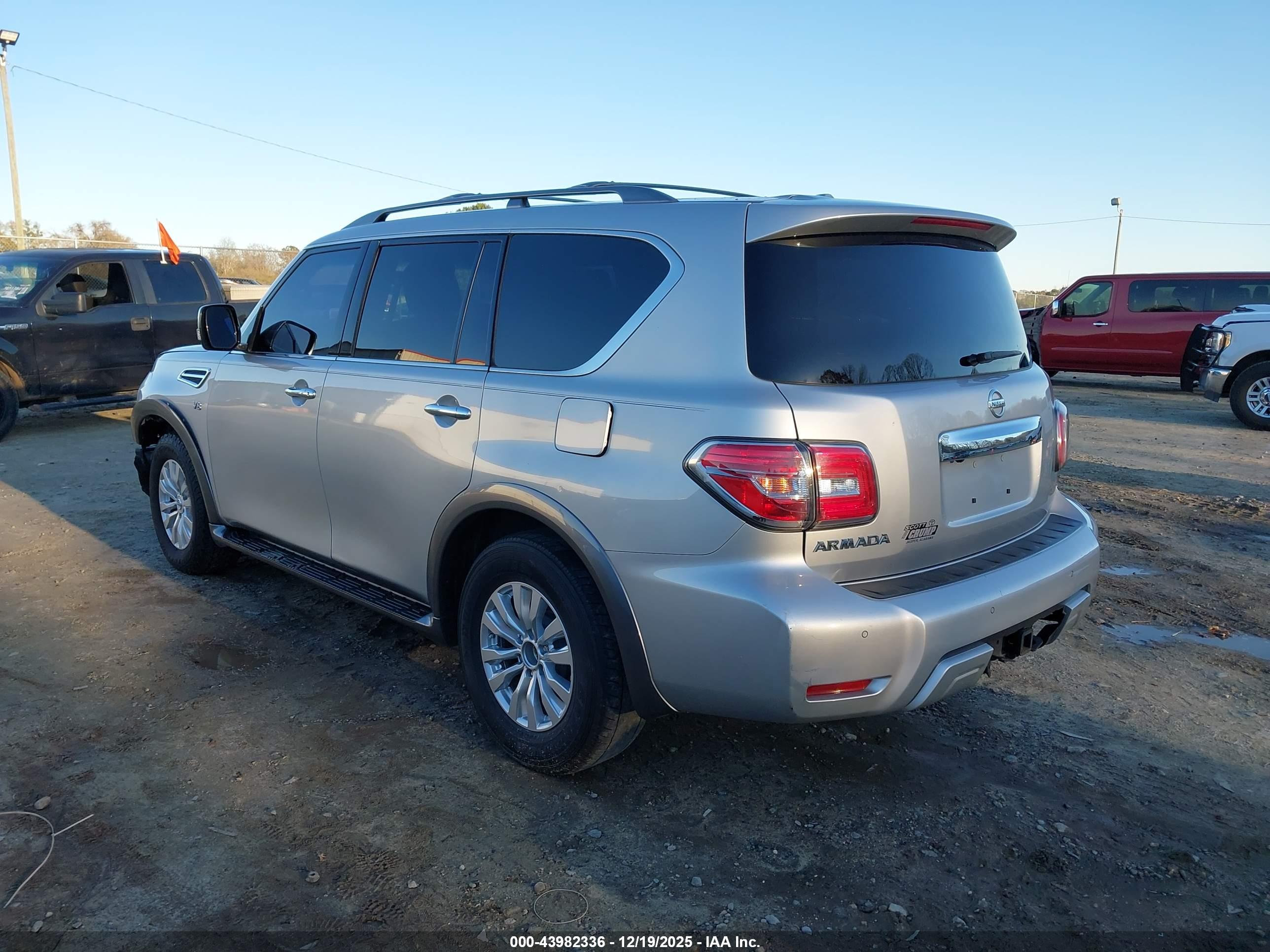 NISSAN ARMADA image 3