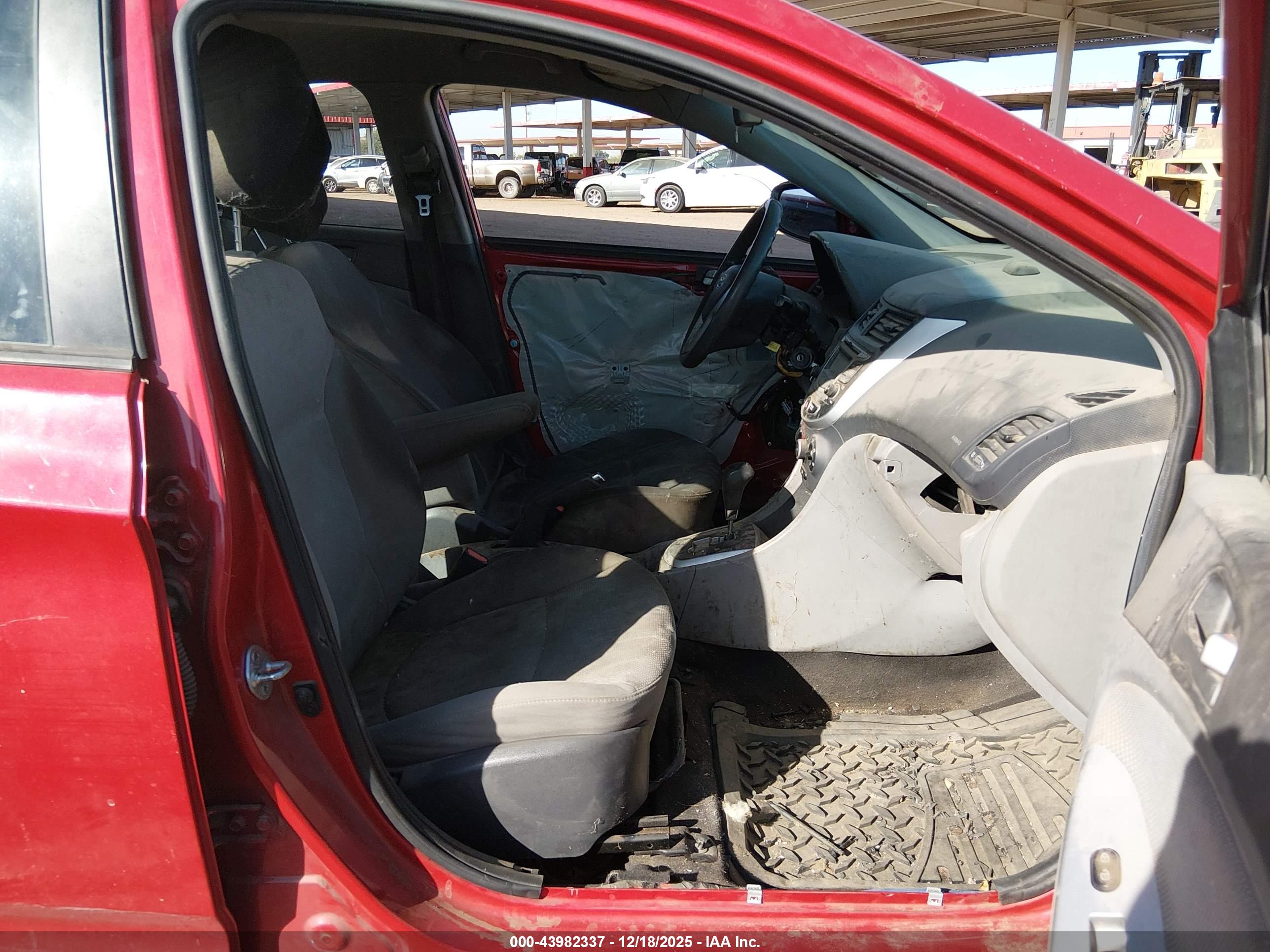 HYUNDAI ACCENT image 5