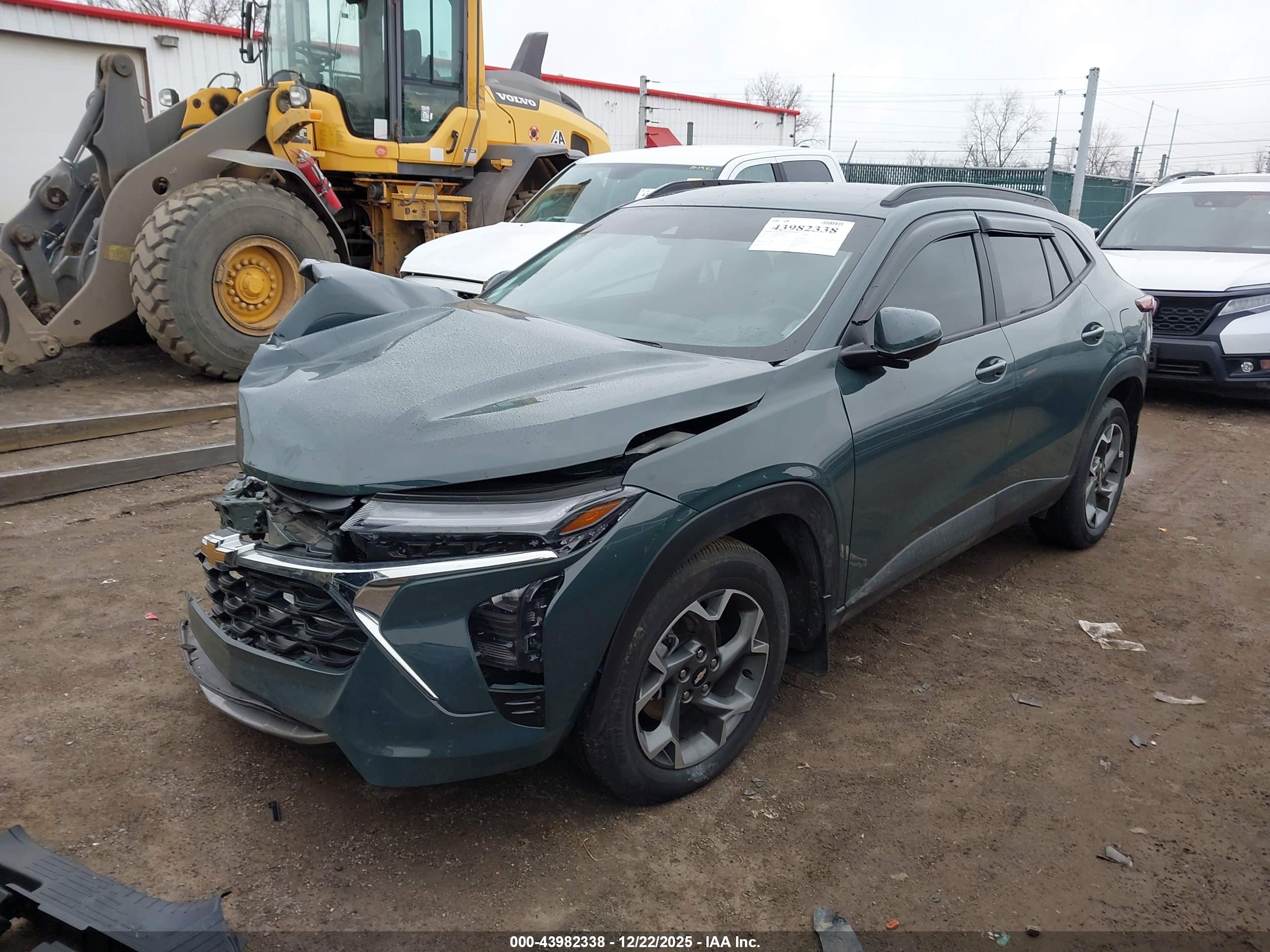 CHEVROLET TRAX image 2
