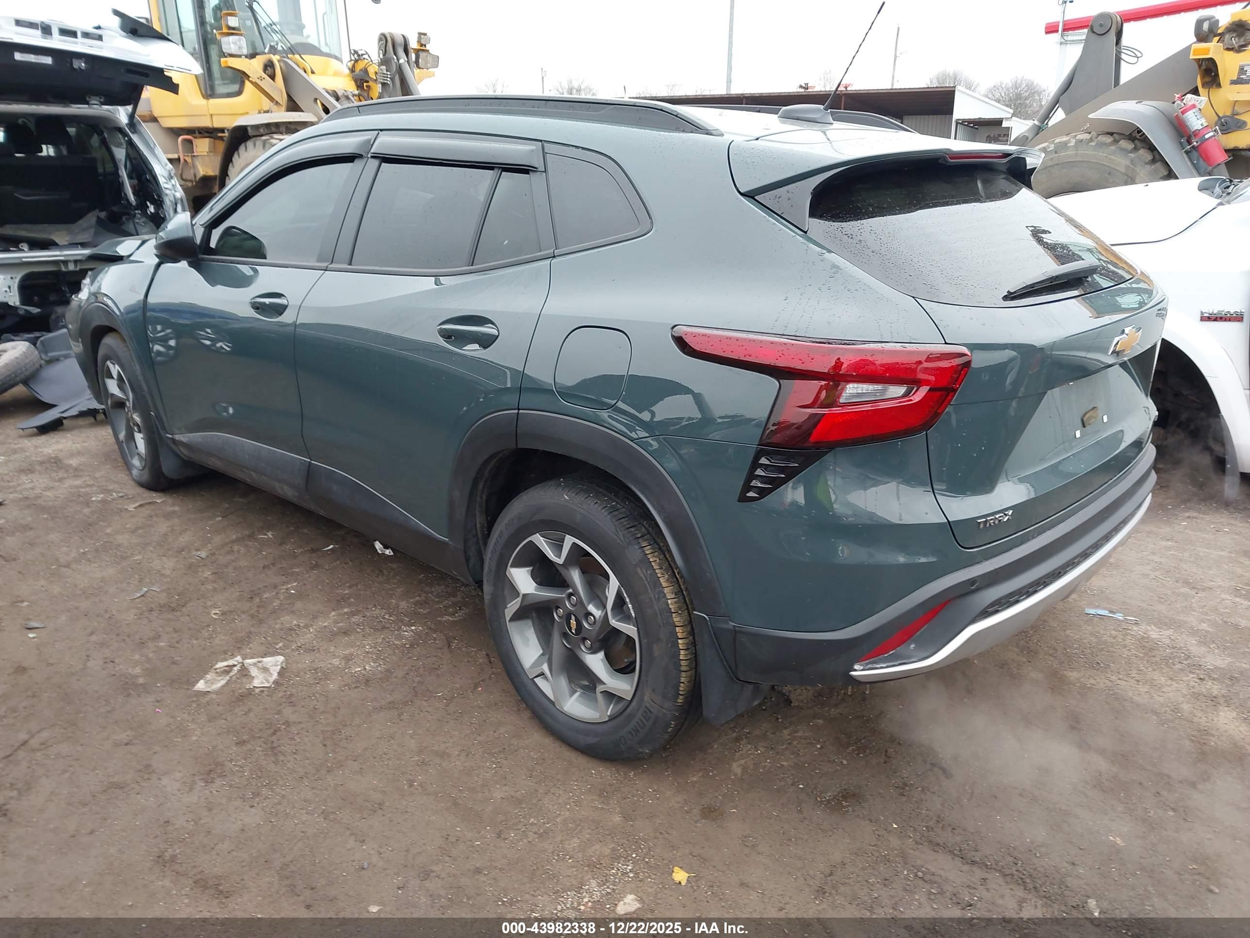 CHEVROLET TRAX image 3