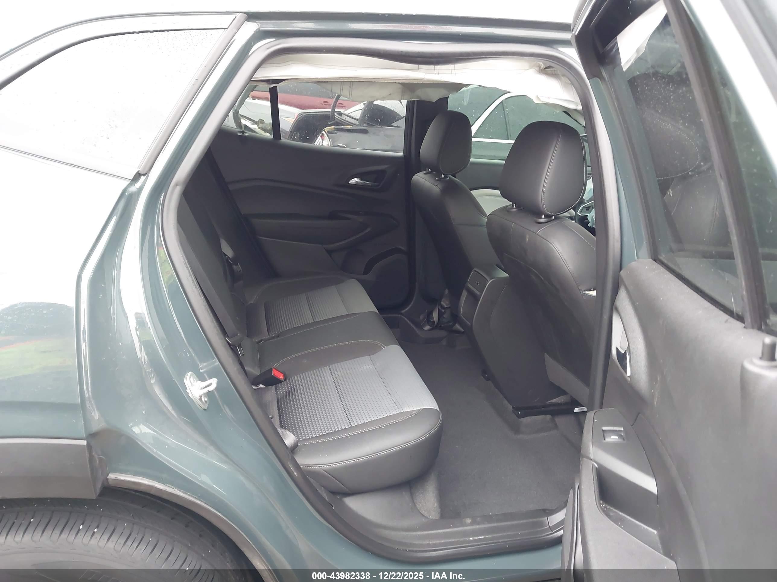 CHEVROLET TRAX image 8
