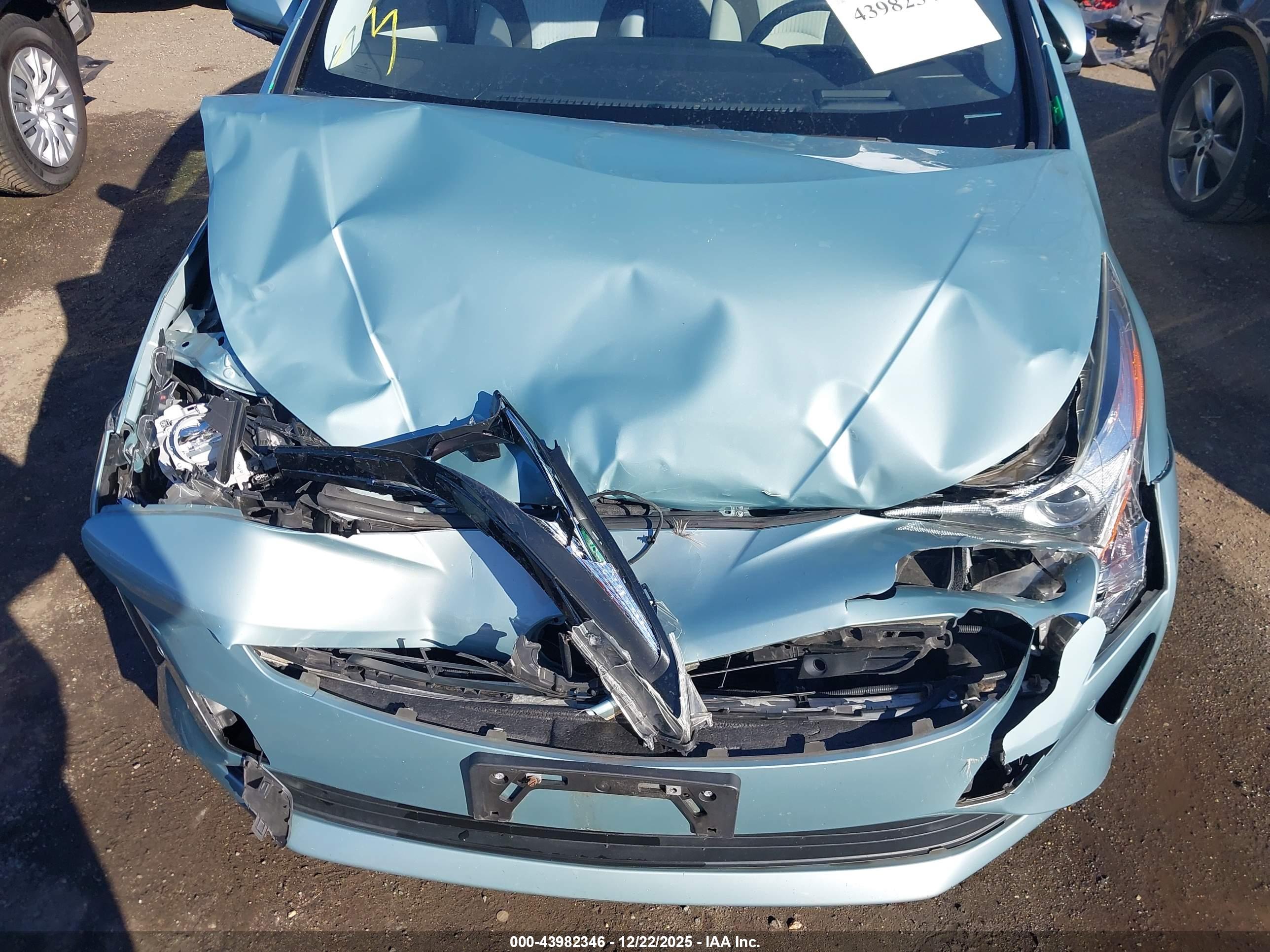 TOYOTA PRIUS image 10