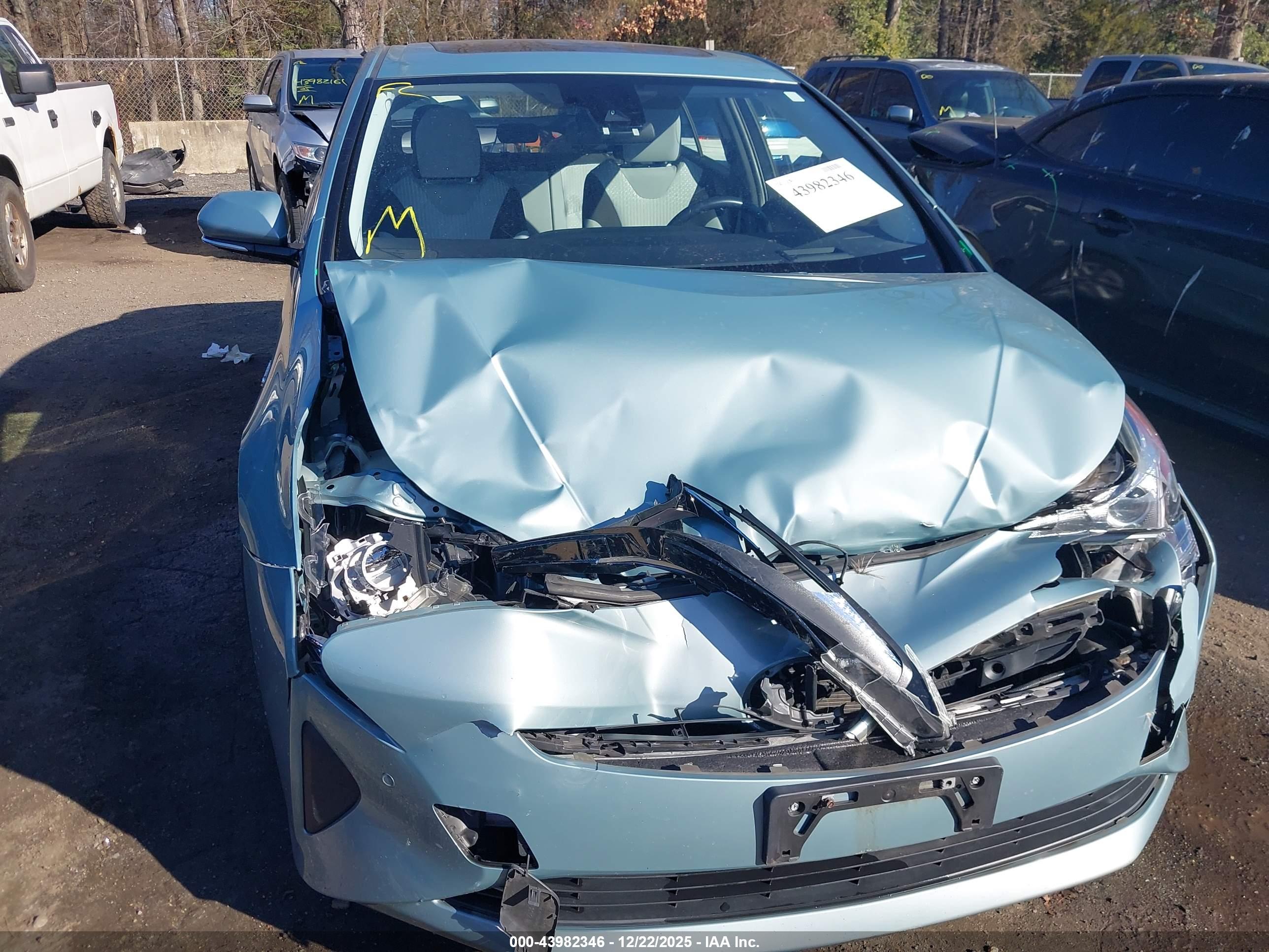 TOYOTA PRIUS image 6