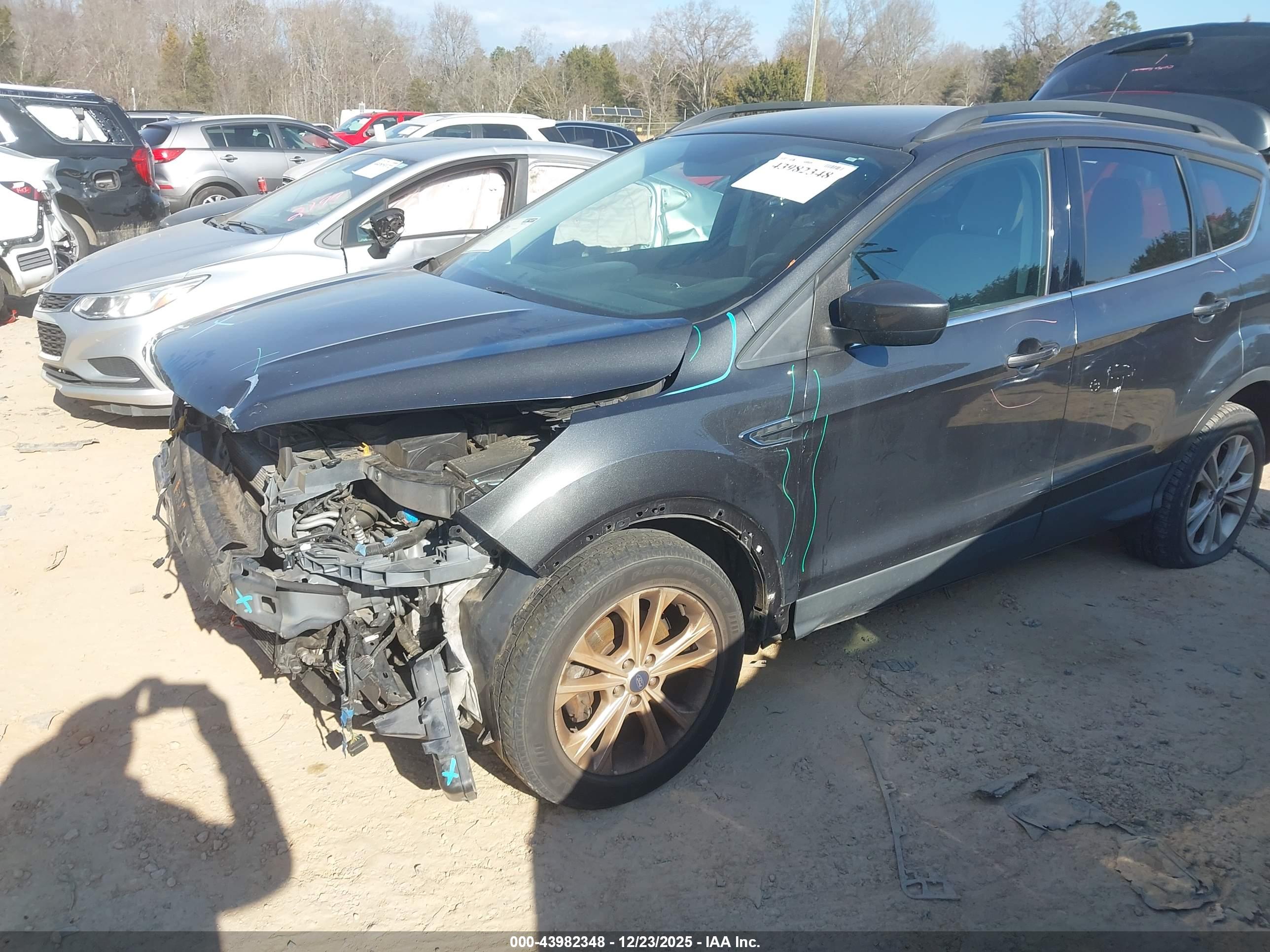 FORD ESCAPE image 2