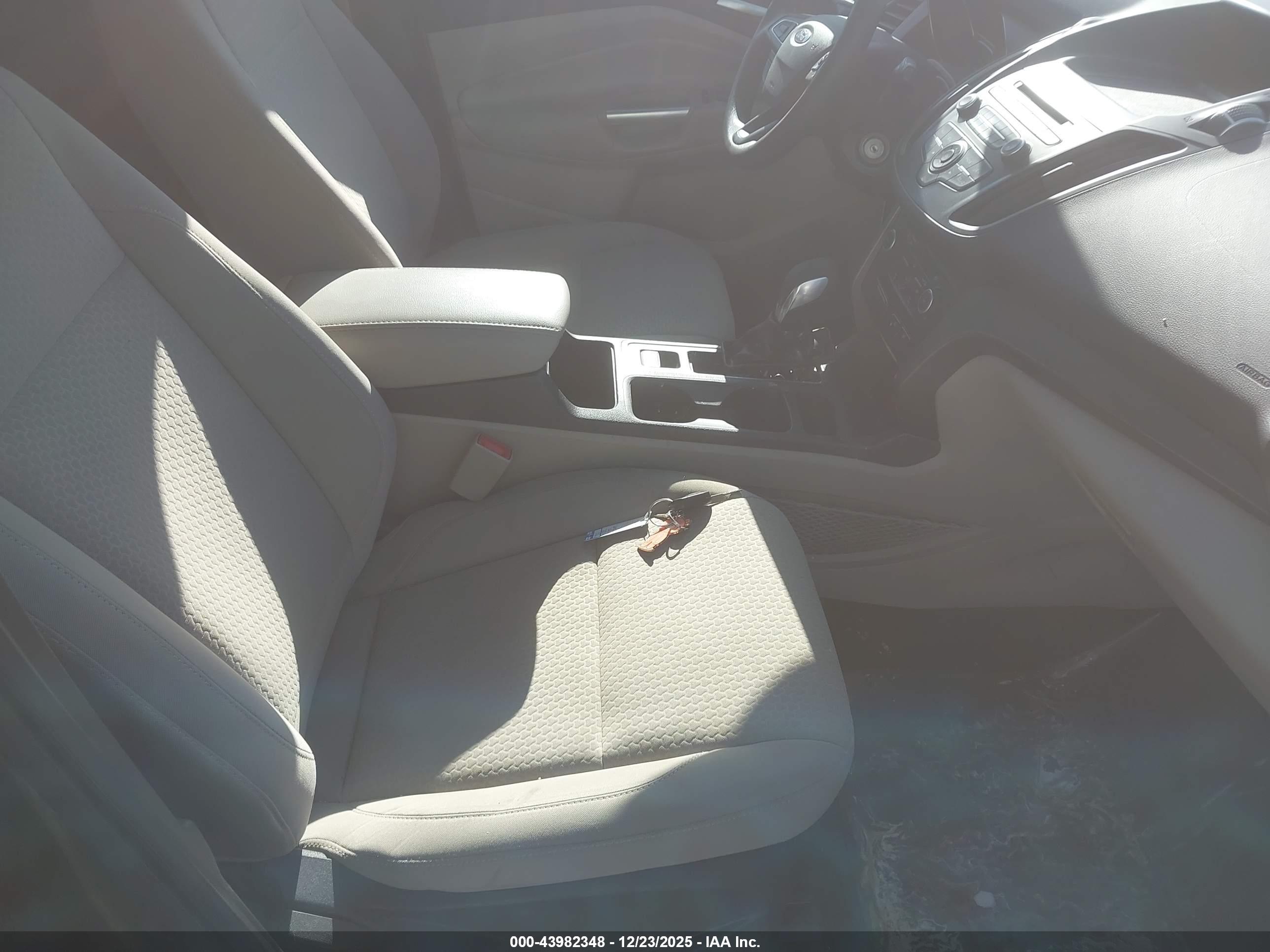 FORD ESCAPE image 5