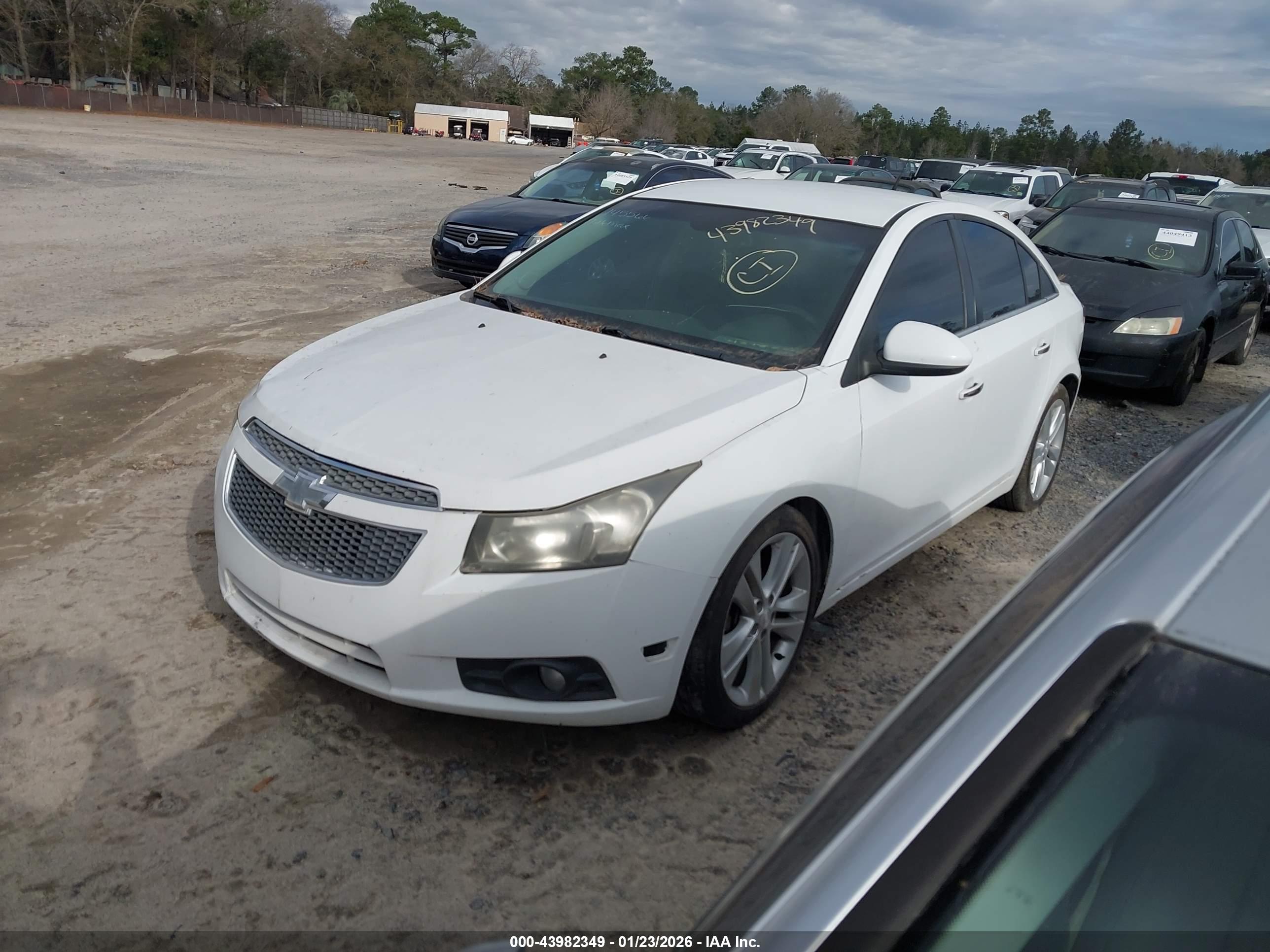 CHEVROLET CRUZE image 2