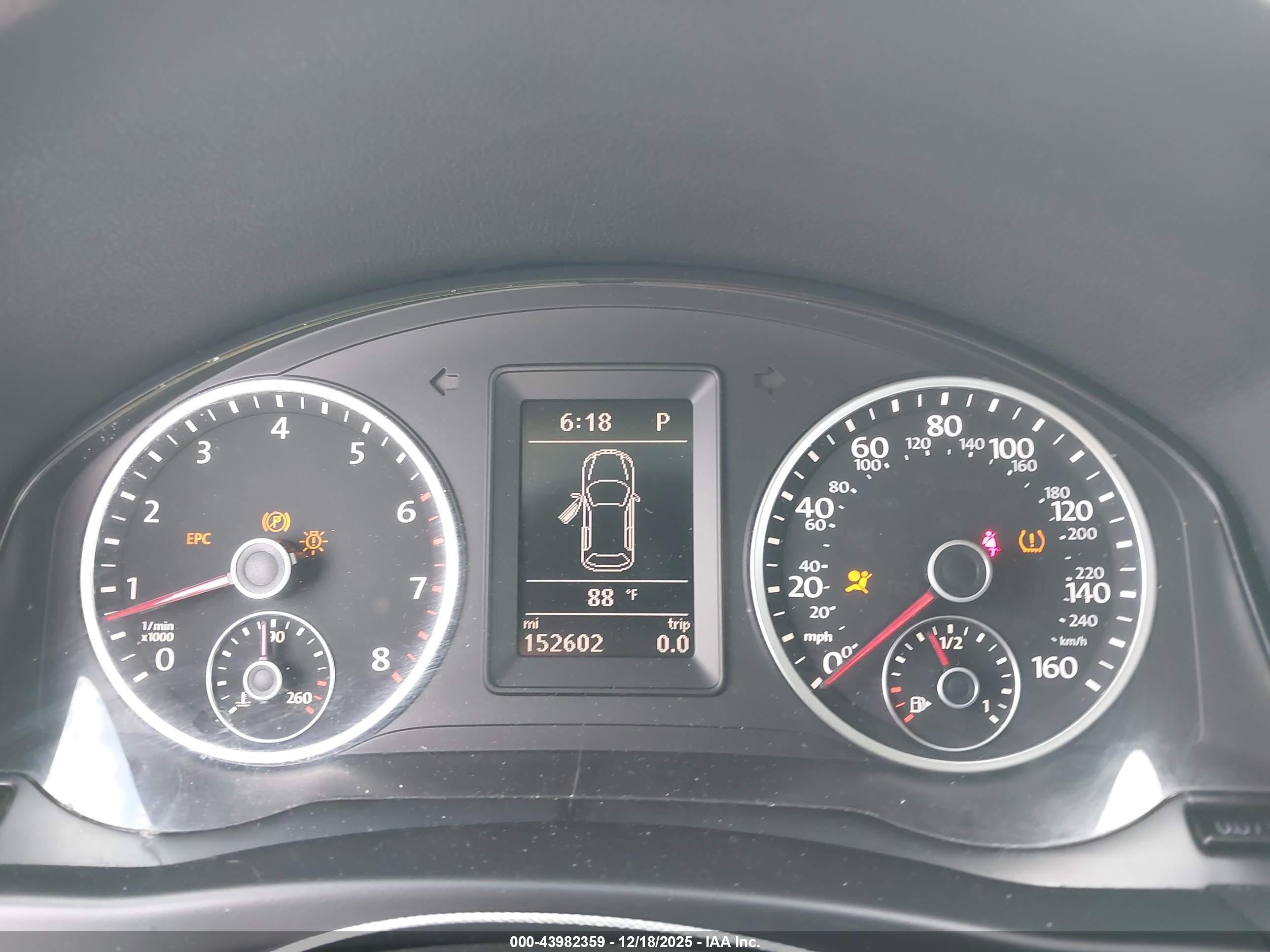 VOLKSWAGEN TIGUAN image 7