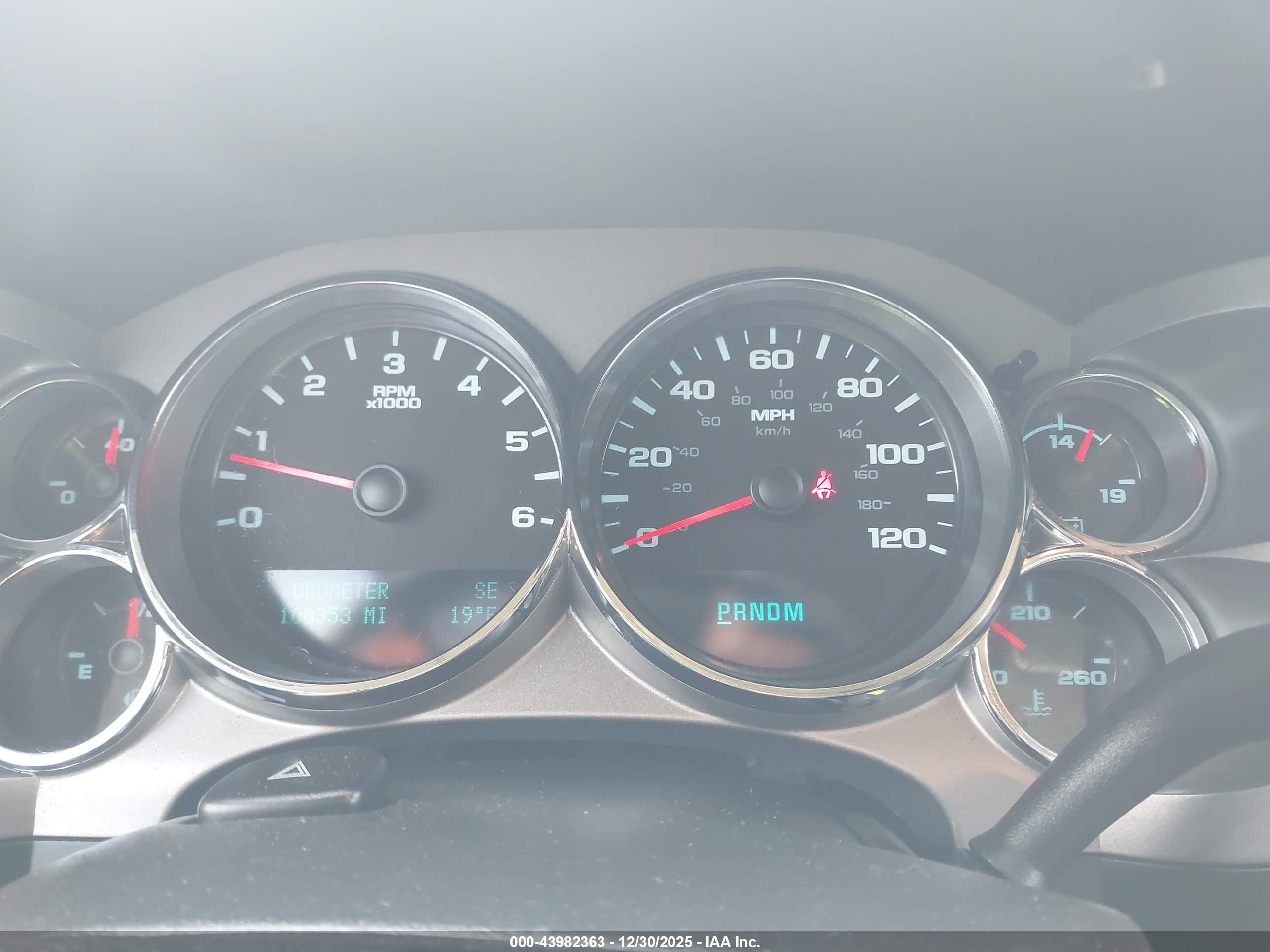 CHEVROLET SILVERADO image 7
