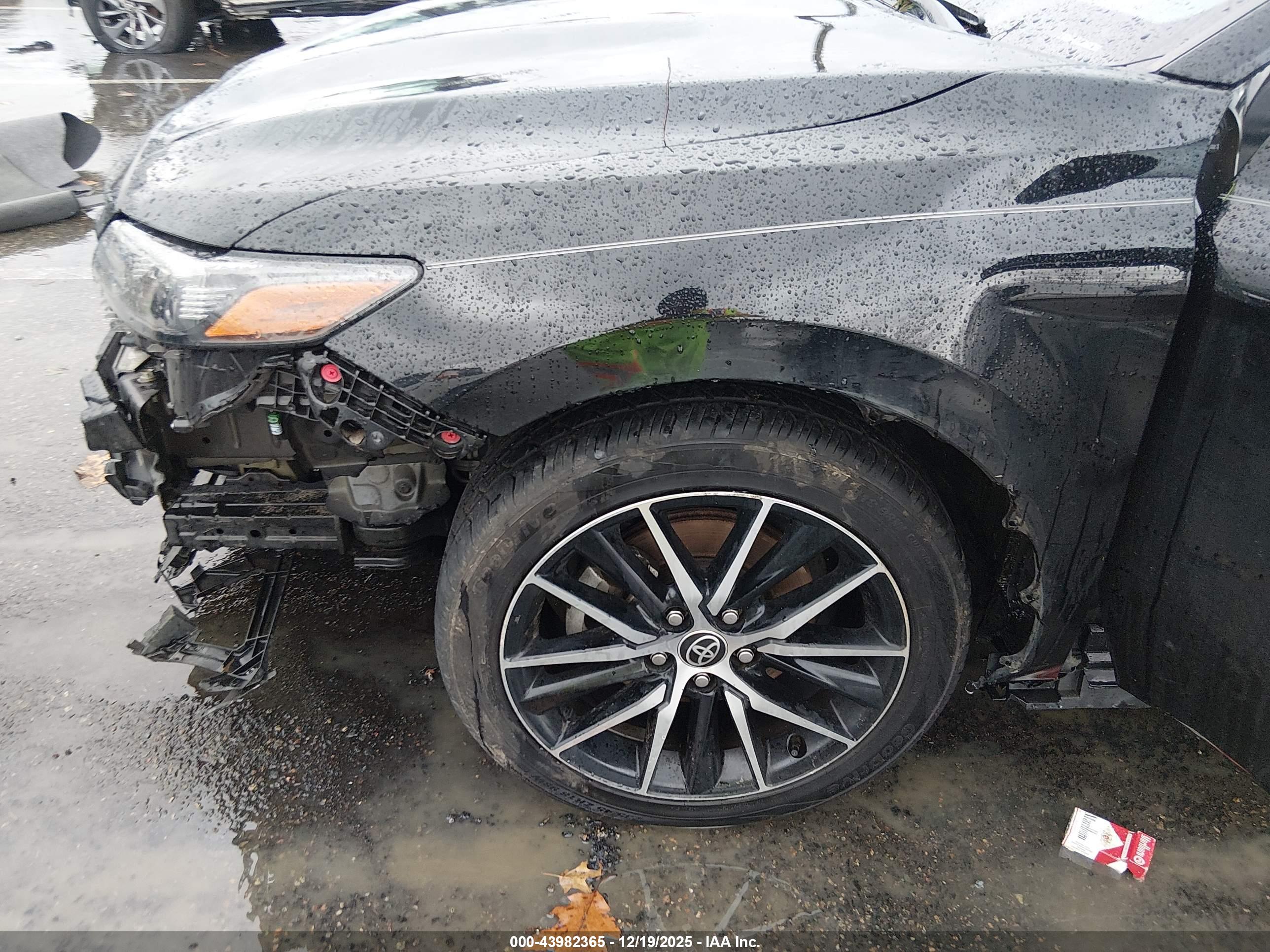 TOYOTA CAMRY image 6