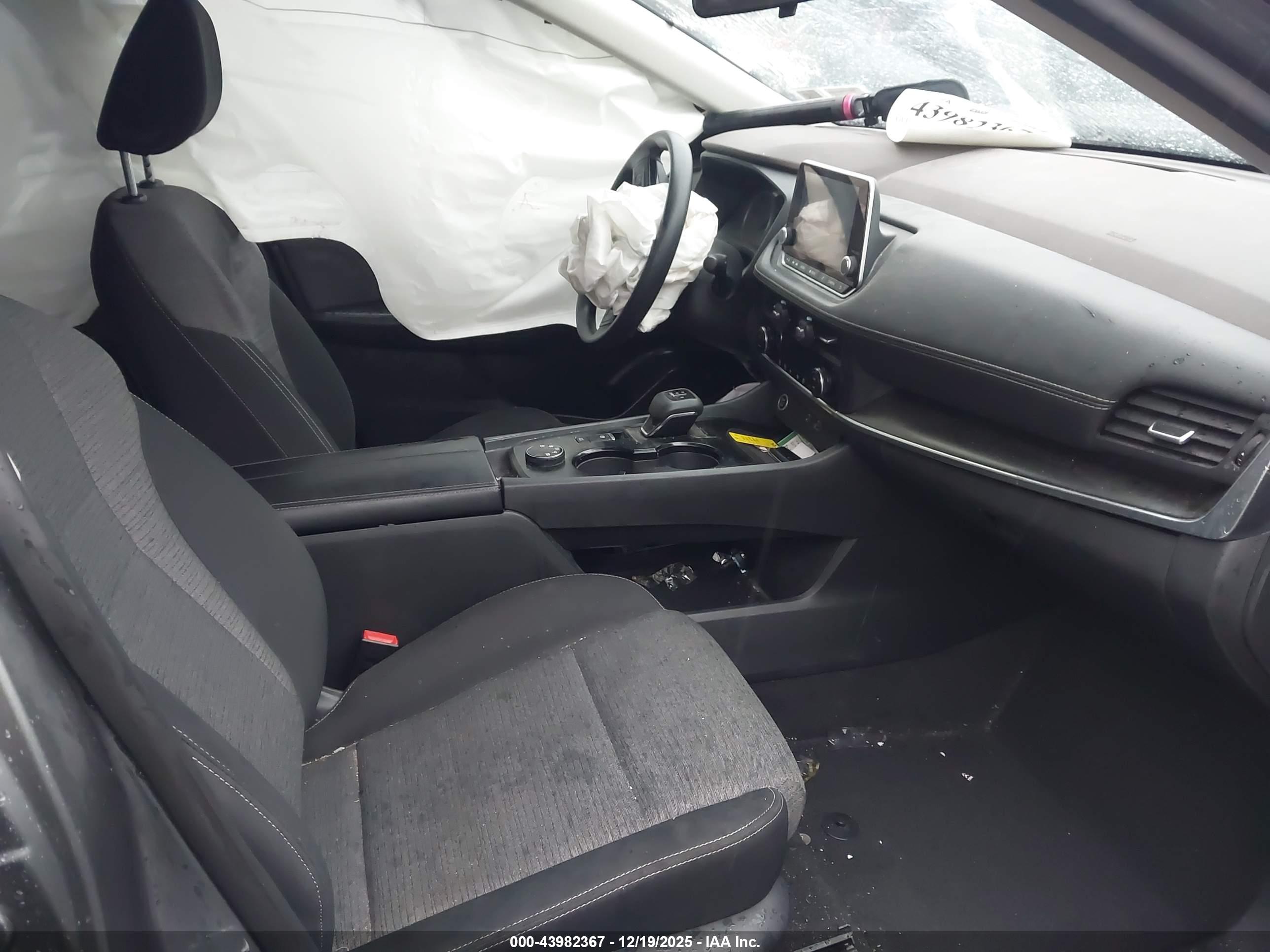 NISSAN ROGUE image 5