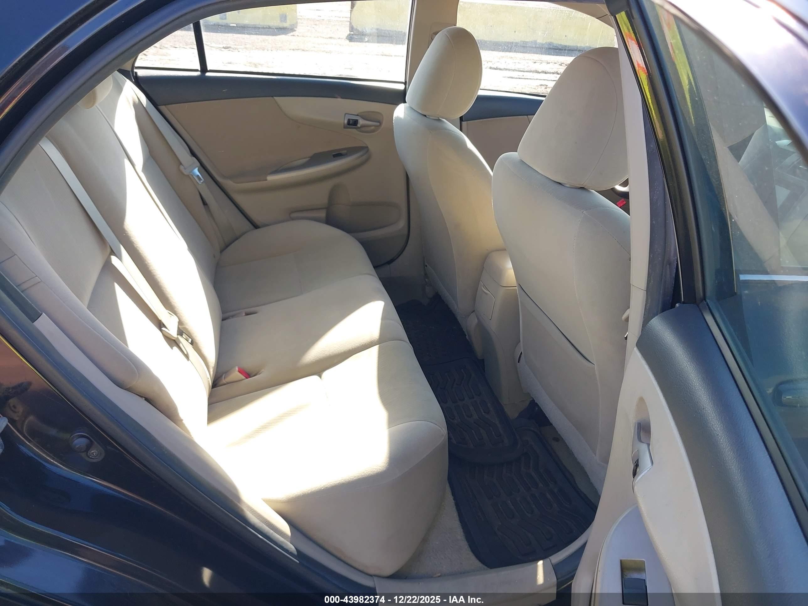 TOYOTA COROLLA image 8