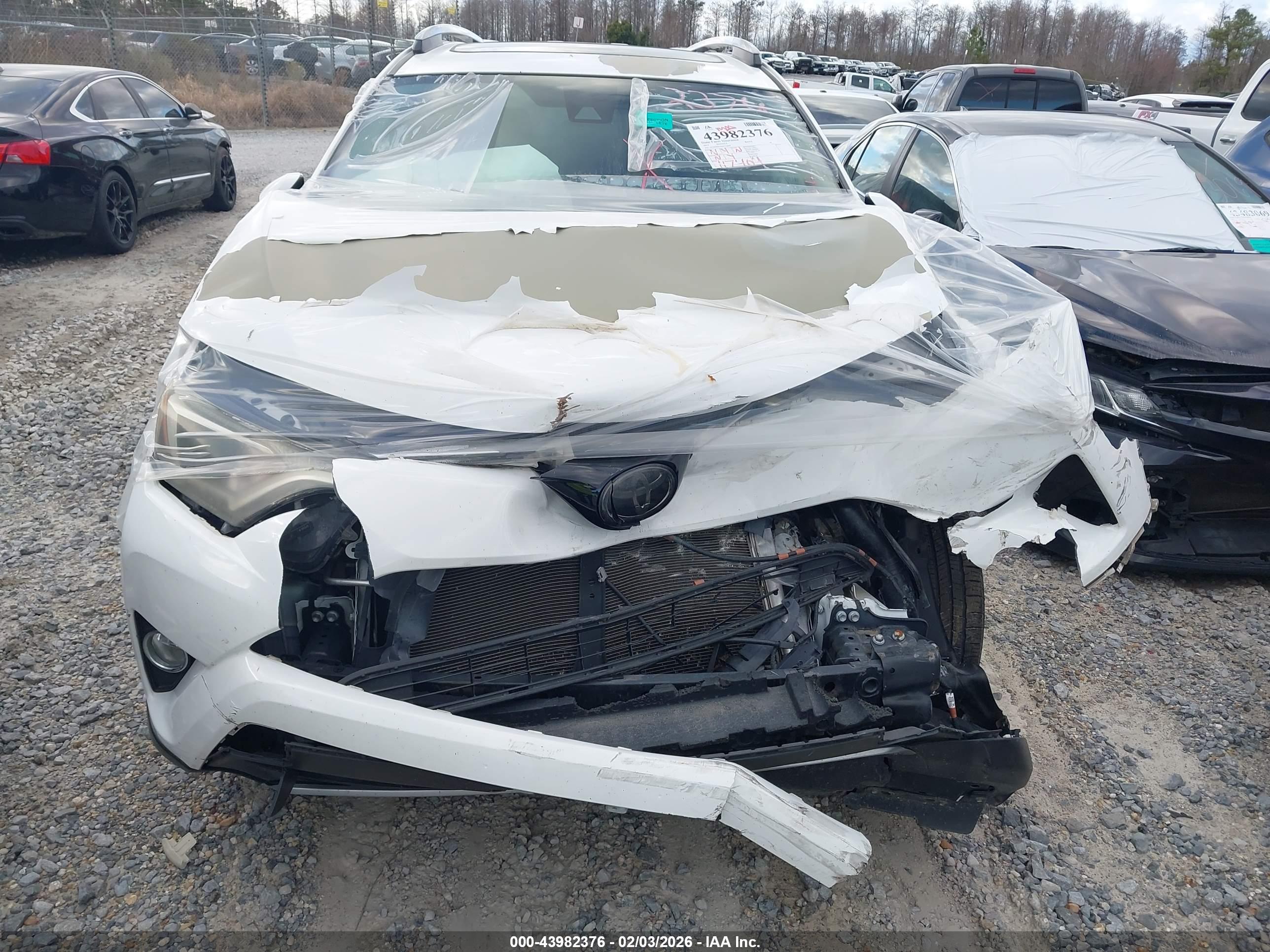 TOYOTA RAV4 image 6