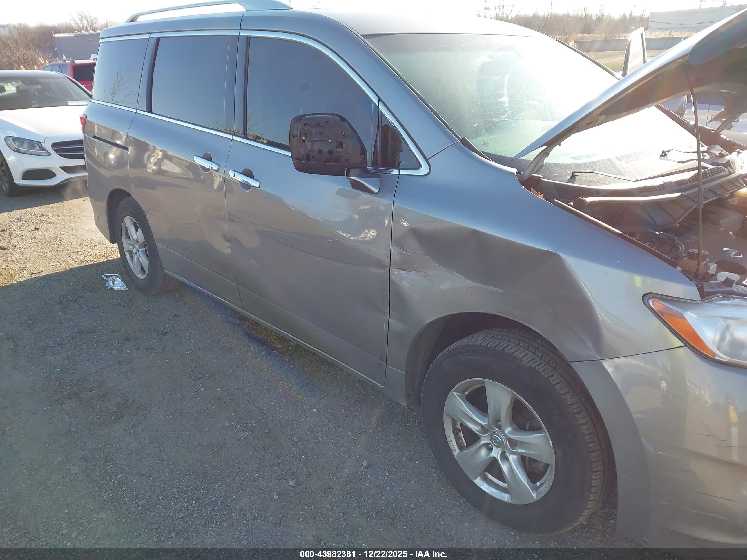 NISSAN QUEST image 6