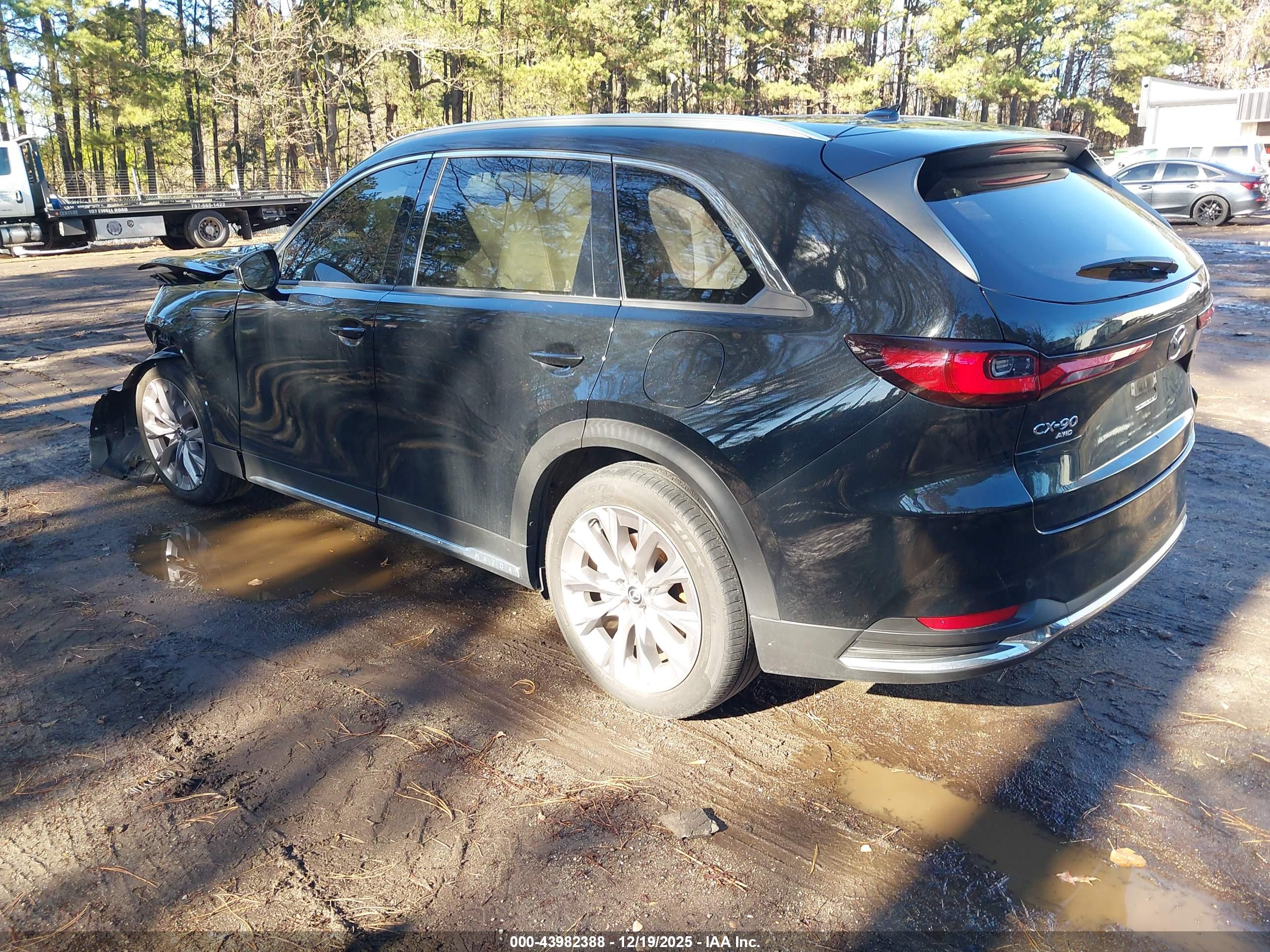 MAZDA CX-90 image 3