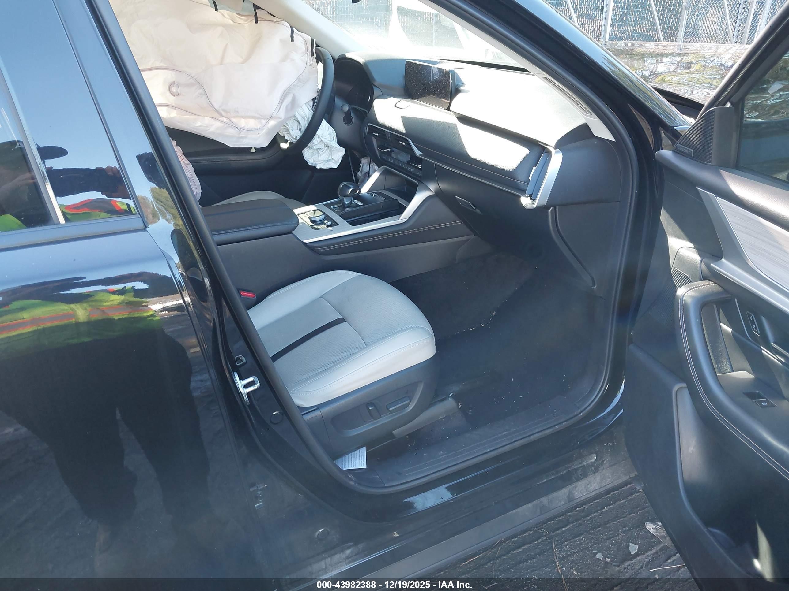 MAZDA CX-90 image 5