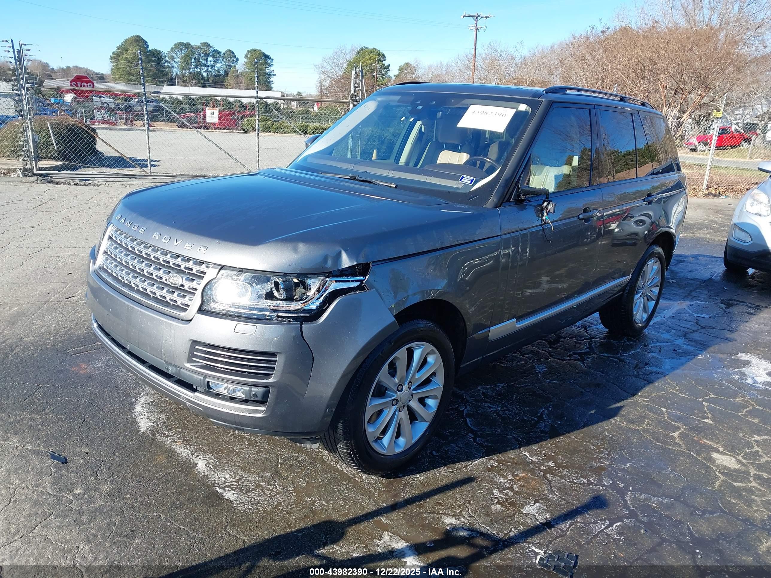 LAND ROVER image 2