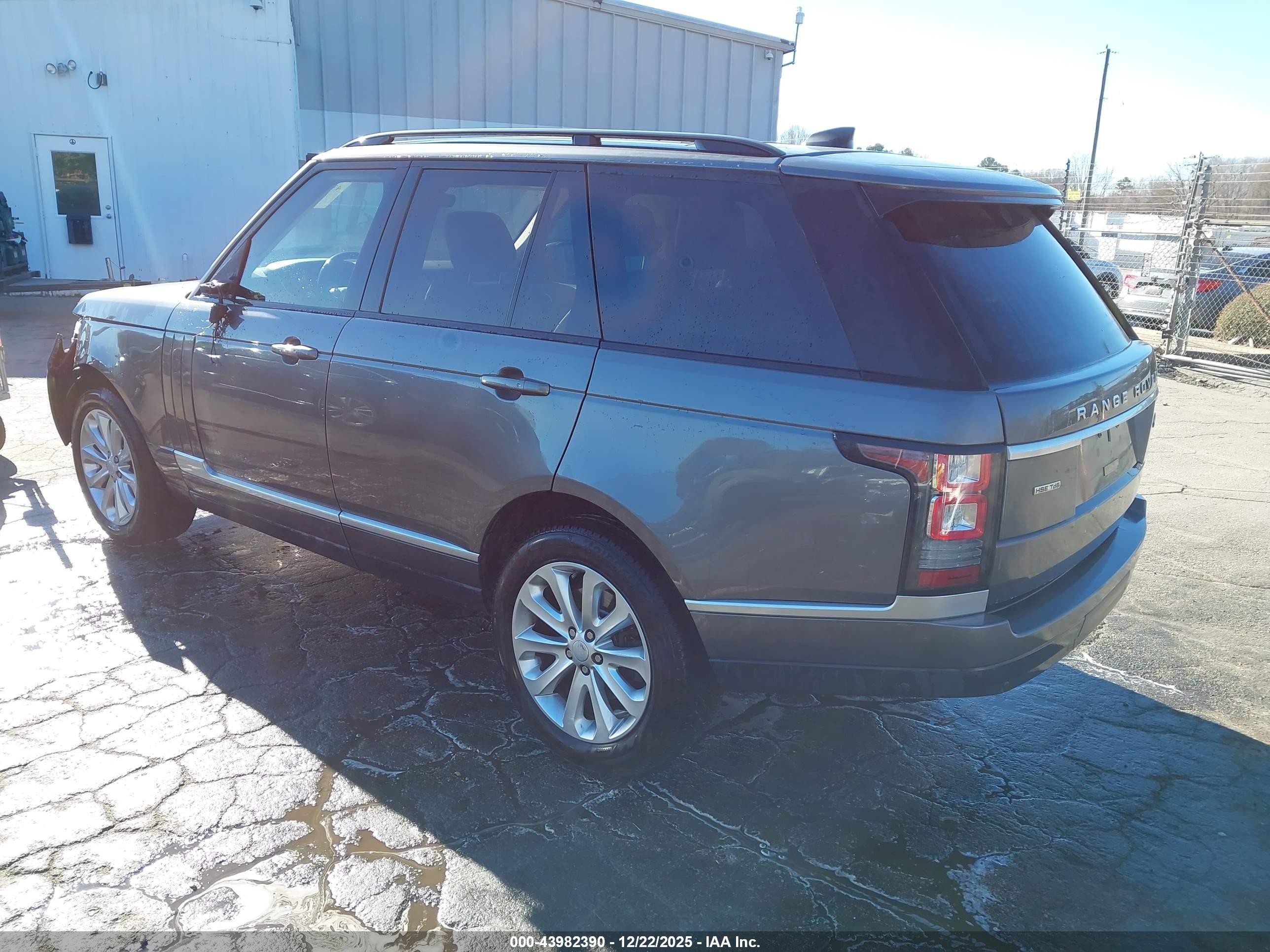 LAND ROVER image 3
