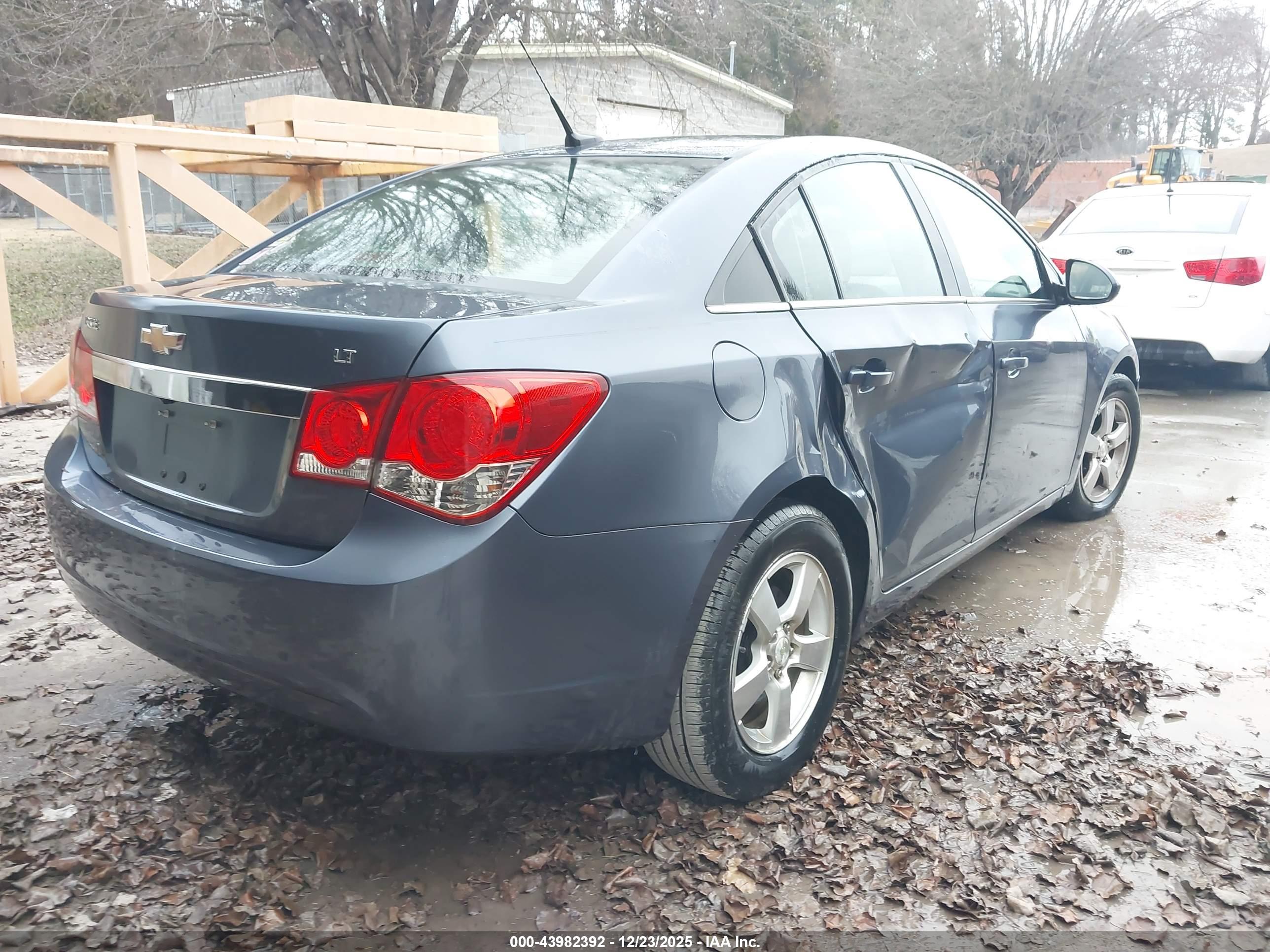 CHEVROLET CRUZE image 4