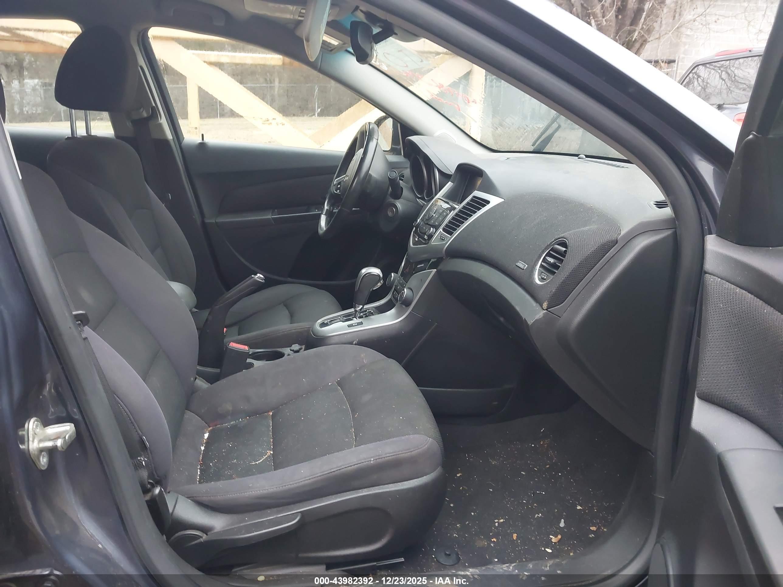 CHEVROLET CRUZE image 5