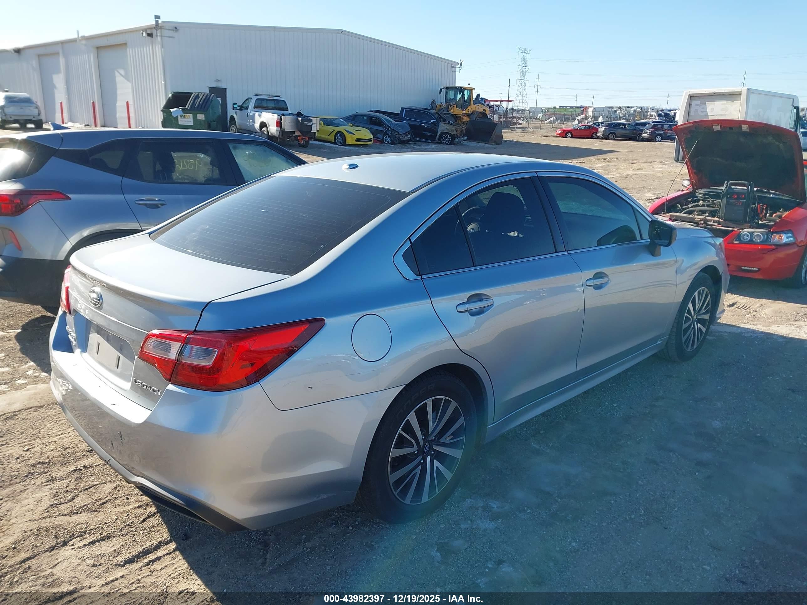 SUBARU LEGACY image 4