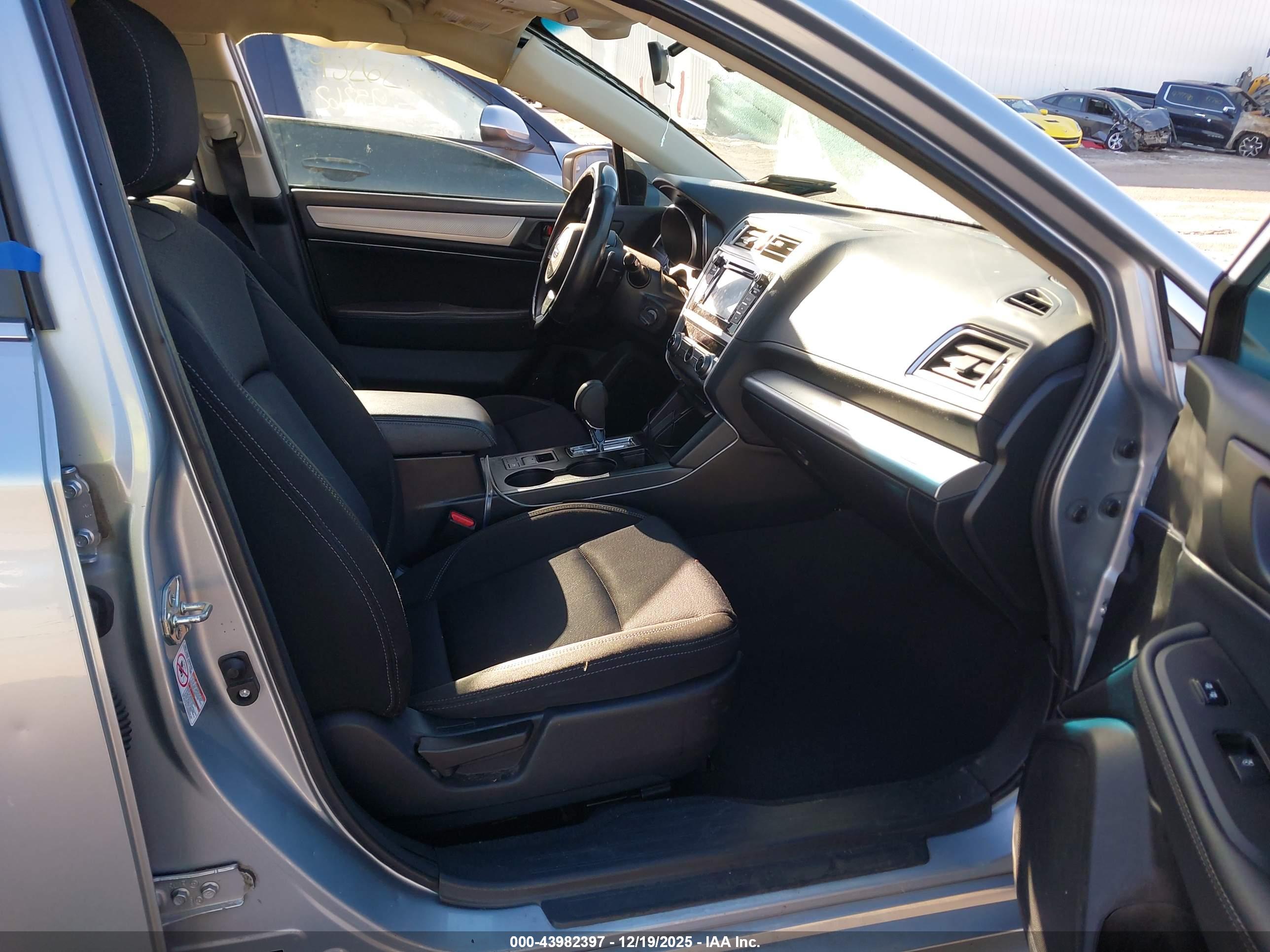 SUBARU LEGACY image 5