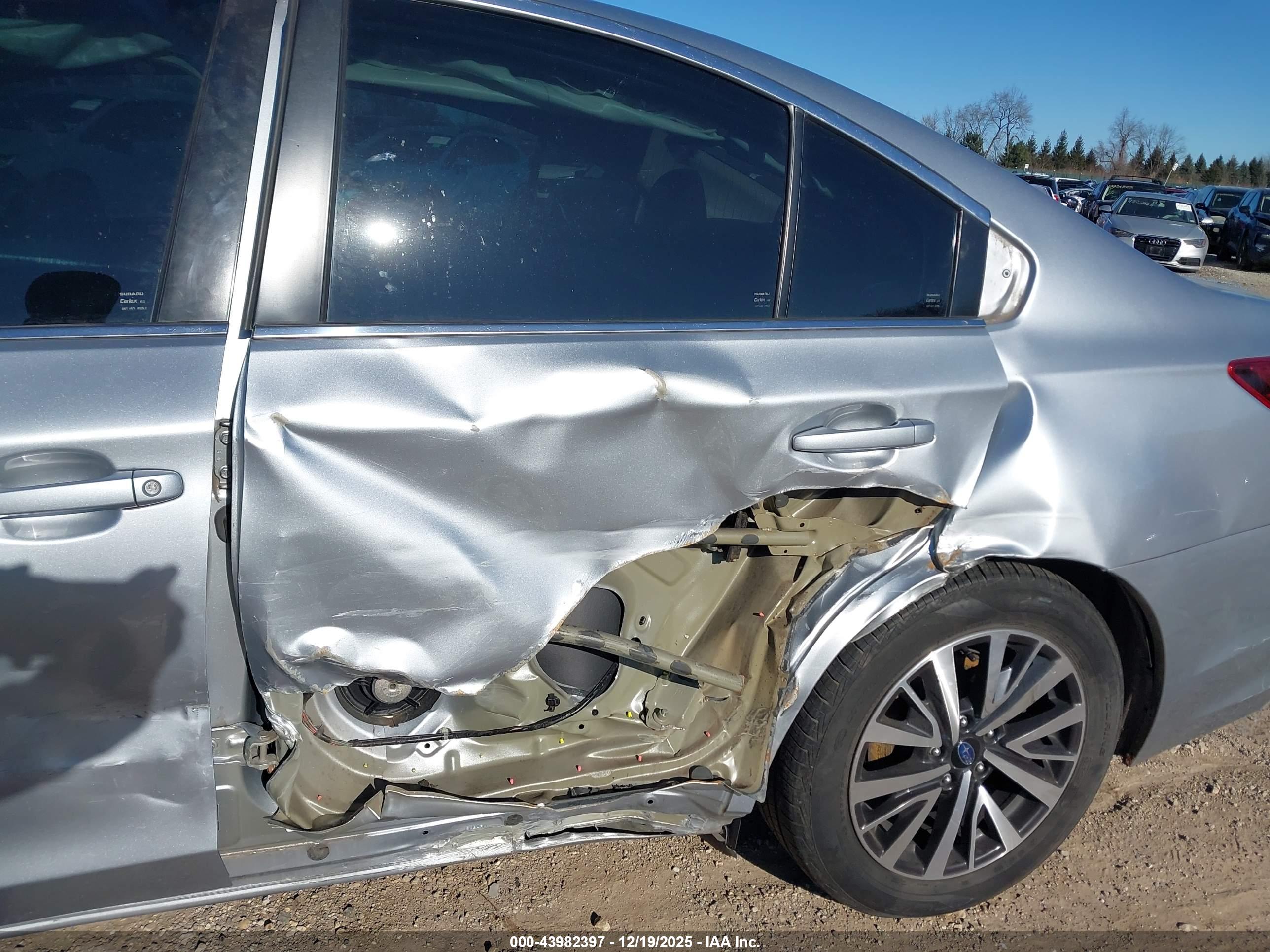SUBARU LEGACY image 6