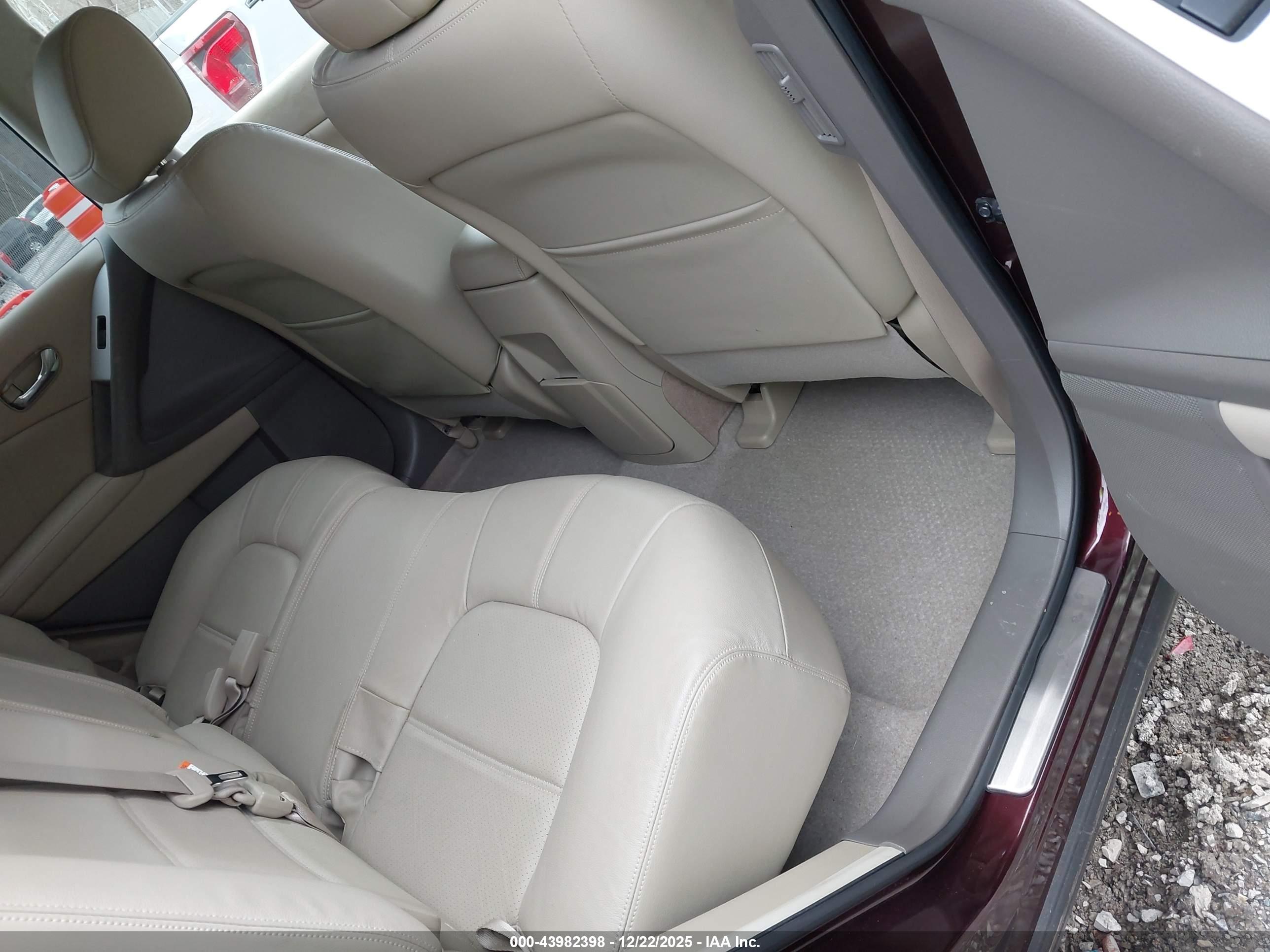 NISSAN MURANO image 8