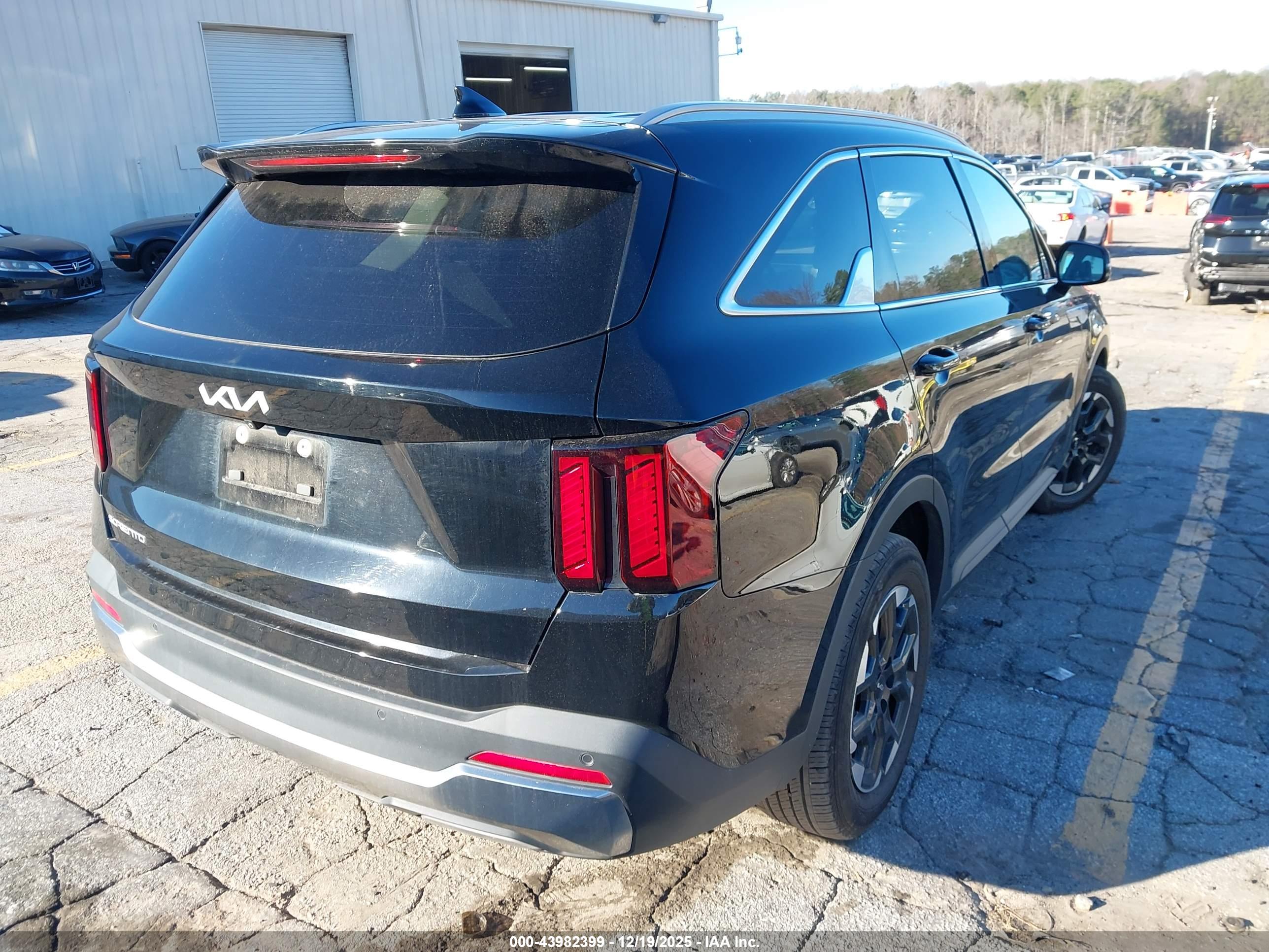 KIA SORENTO image 4