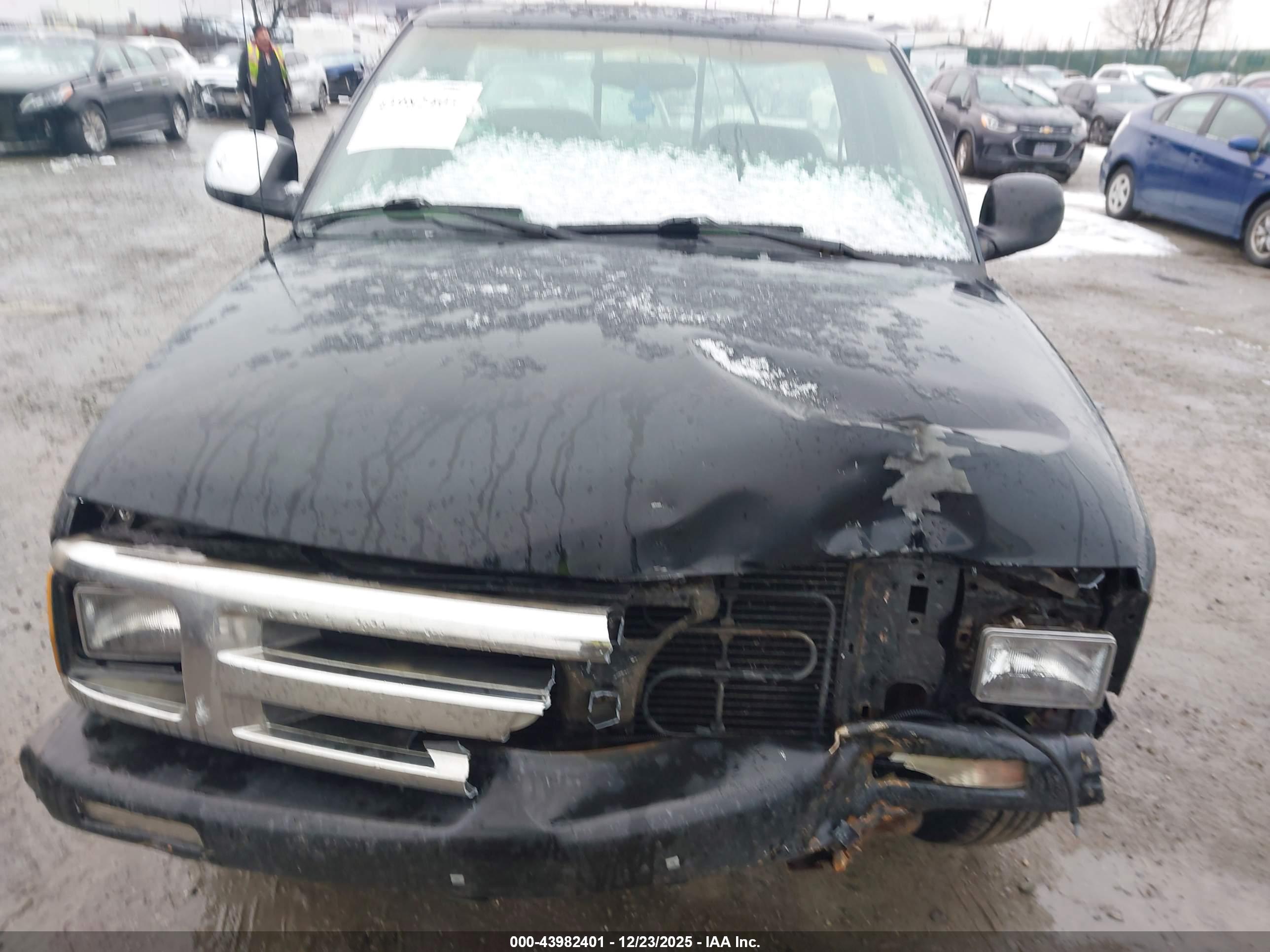 CHEVROLET S image 10