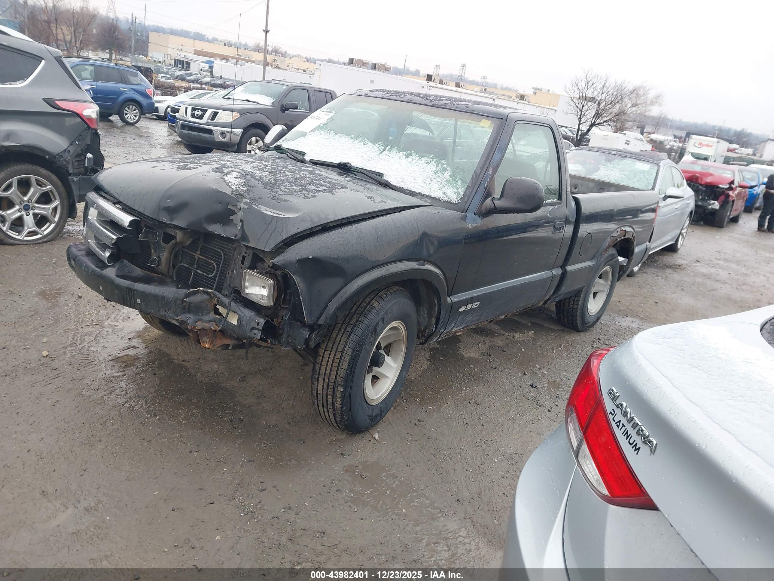 CHEVROLET S image 2