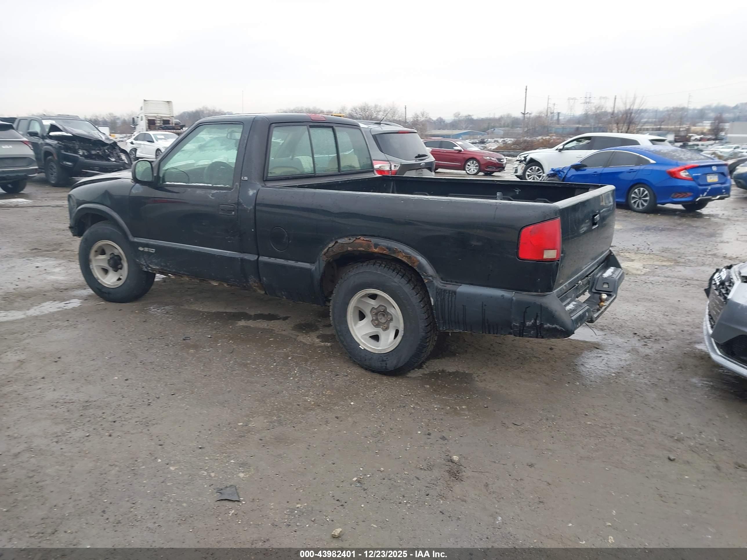 CHEVROLET S image 3