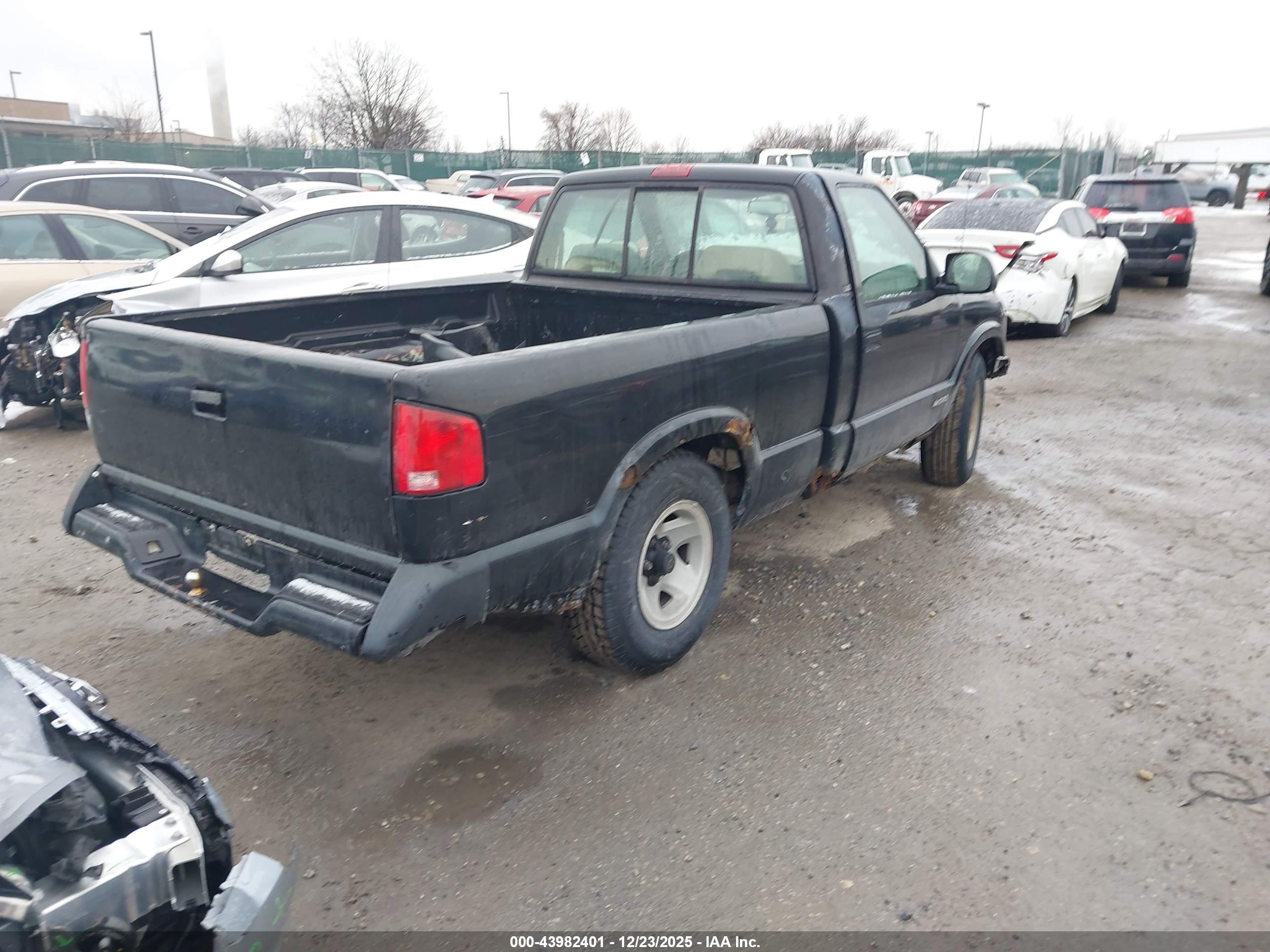 CHEVROLET S image 4