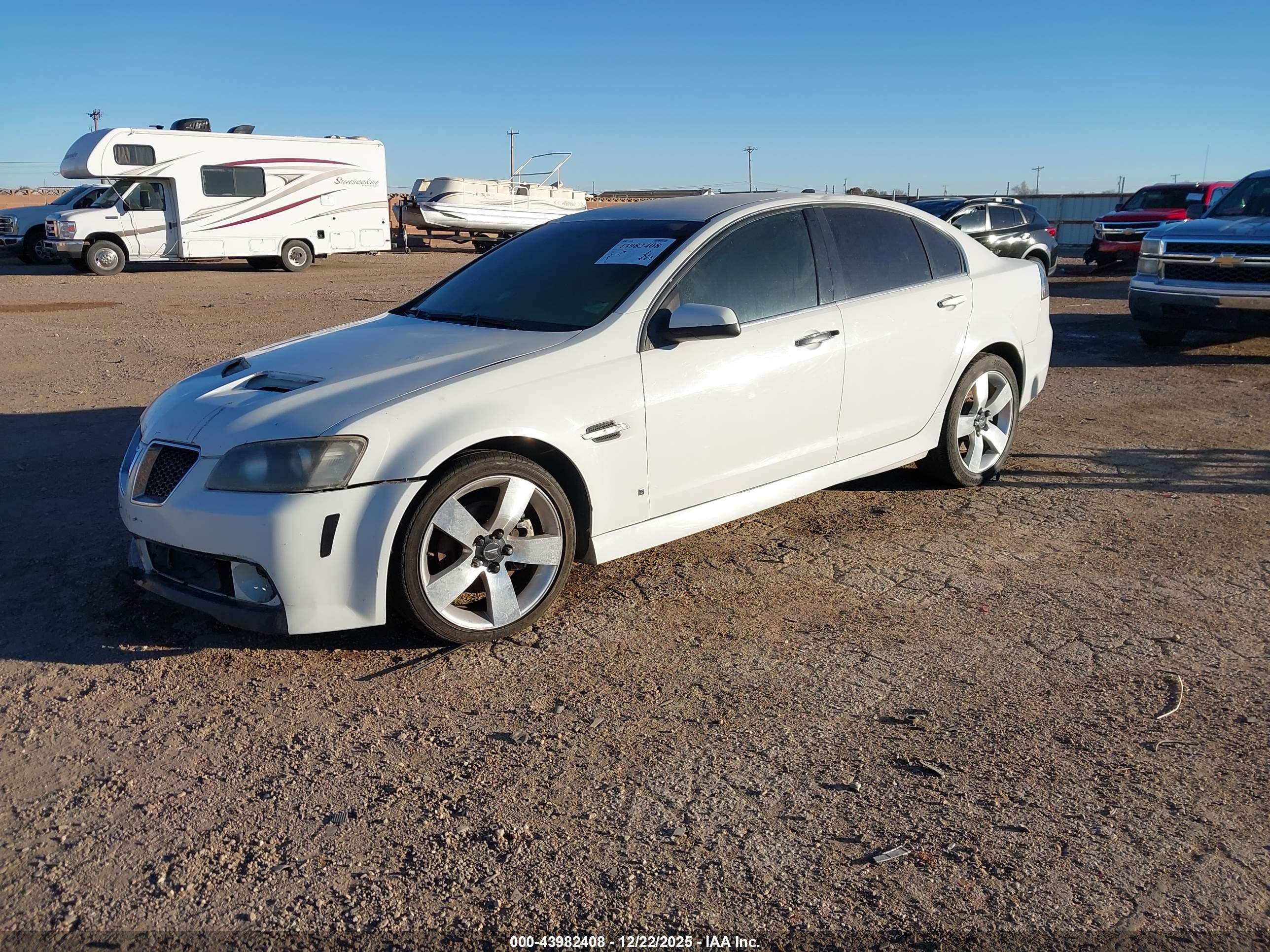 PONTIAC G8 image 2