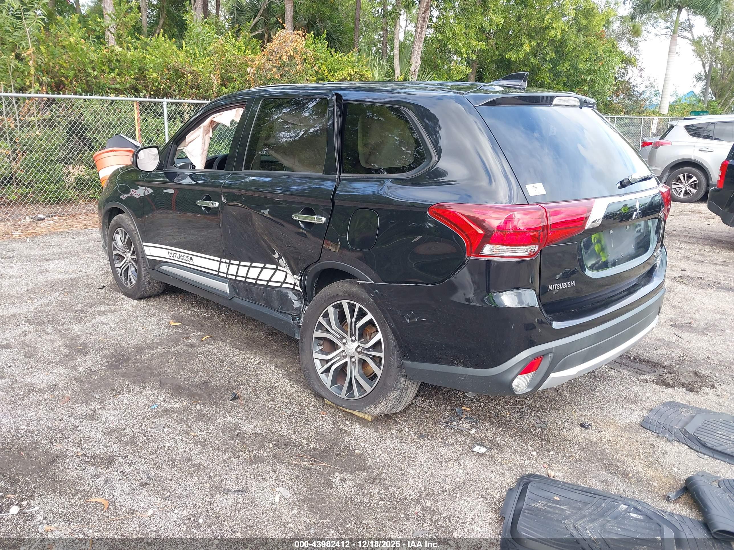 MITSUBISHI OUTLANDER image 3