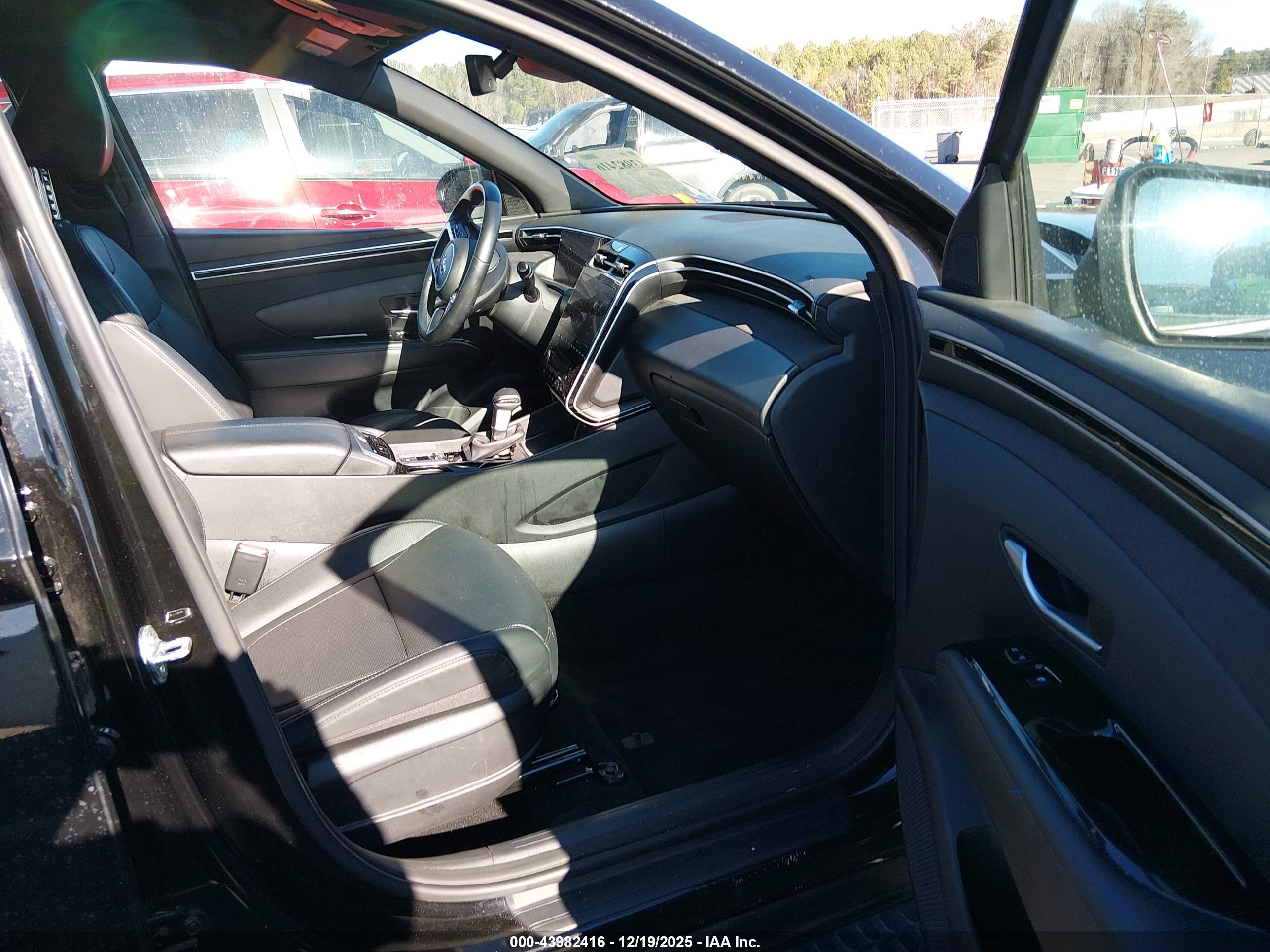 HYUNDAI TUCSON image 5
