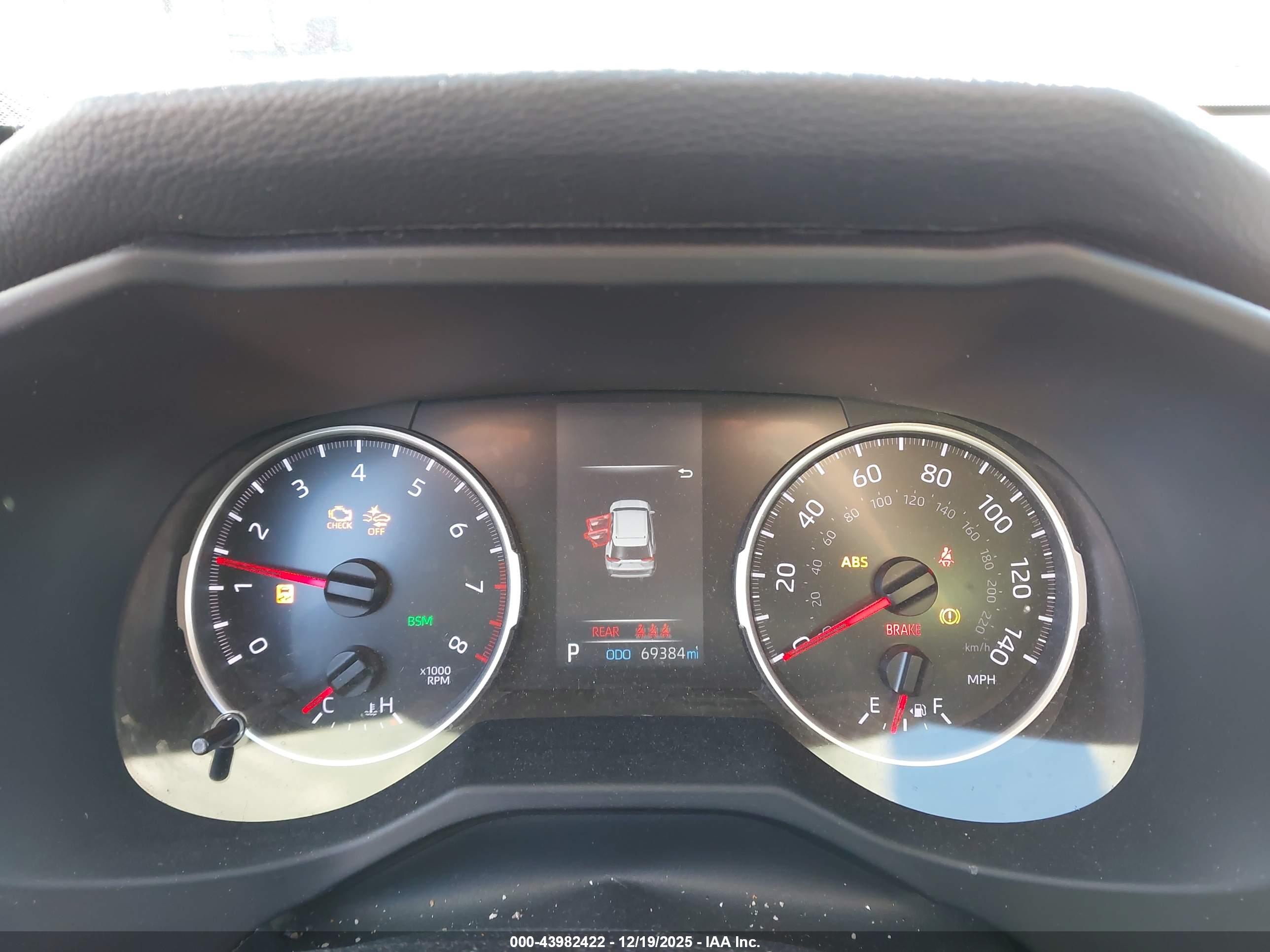 TOYOTA RAV4 image 7