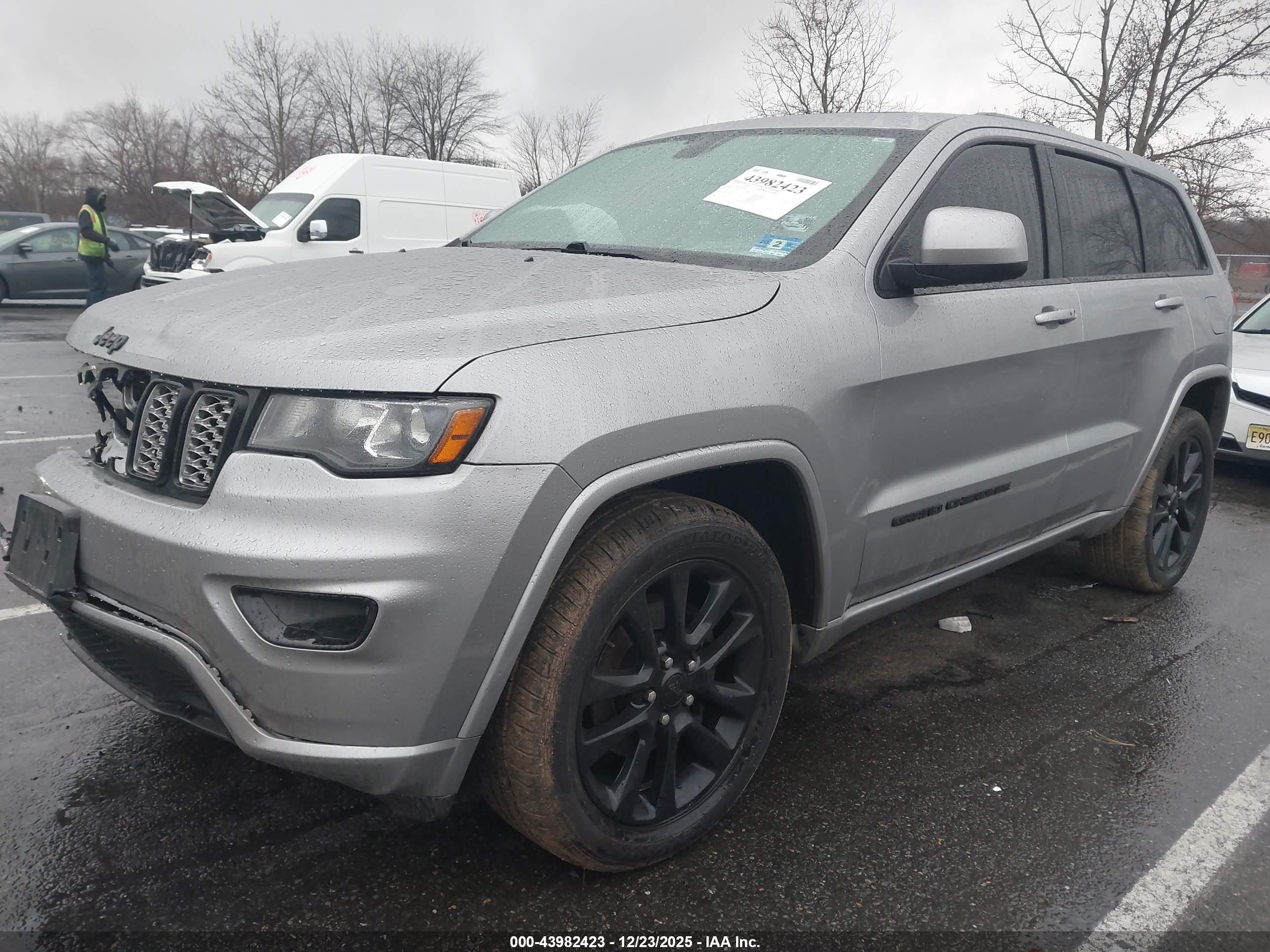 JEEP GRAND image 2