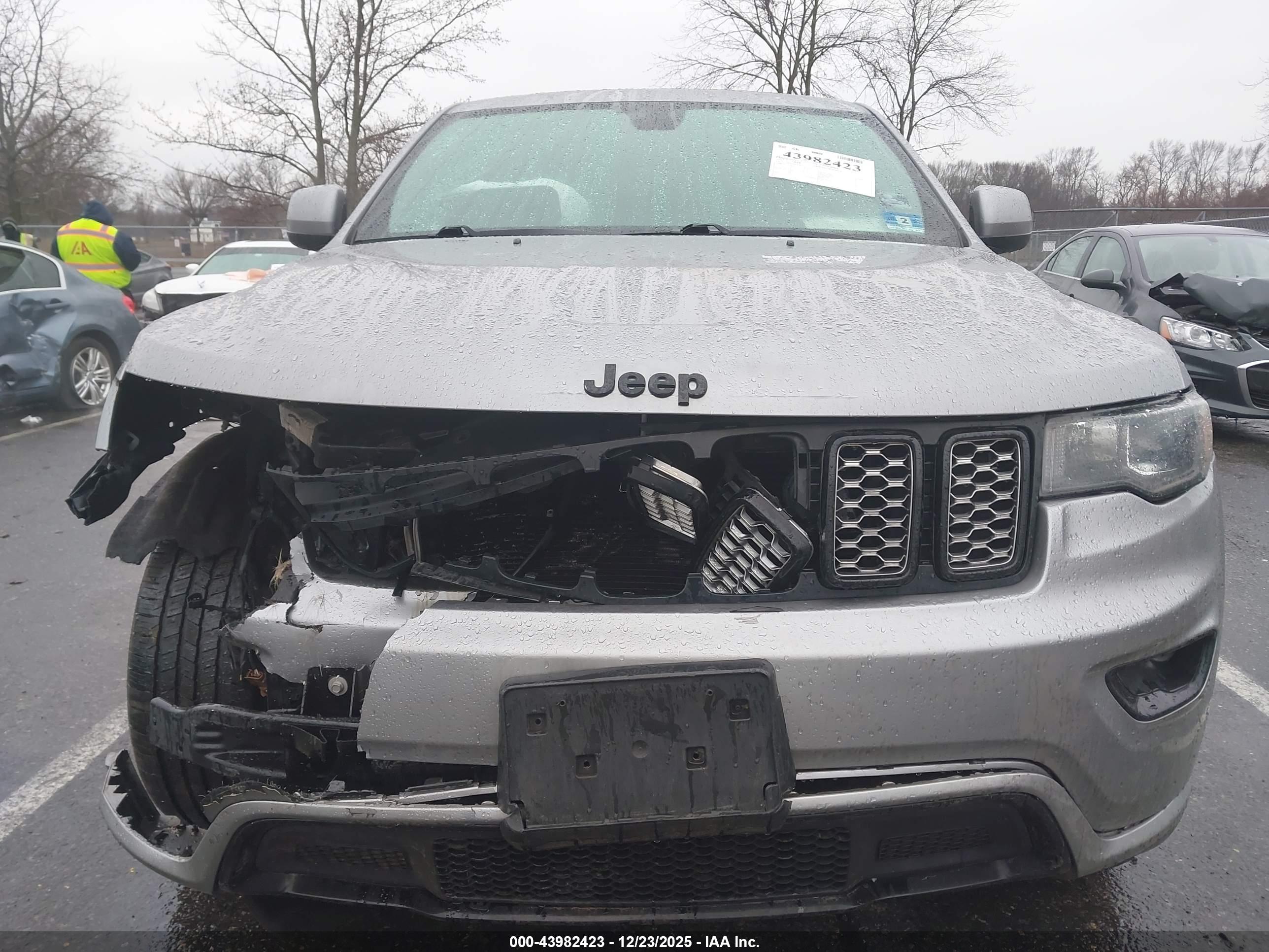 JEEP GRAND image 6