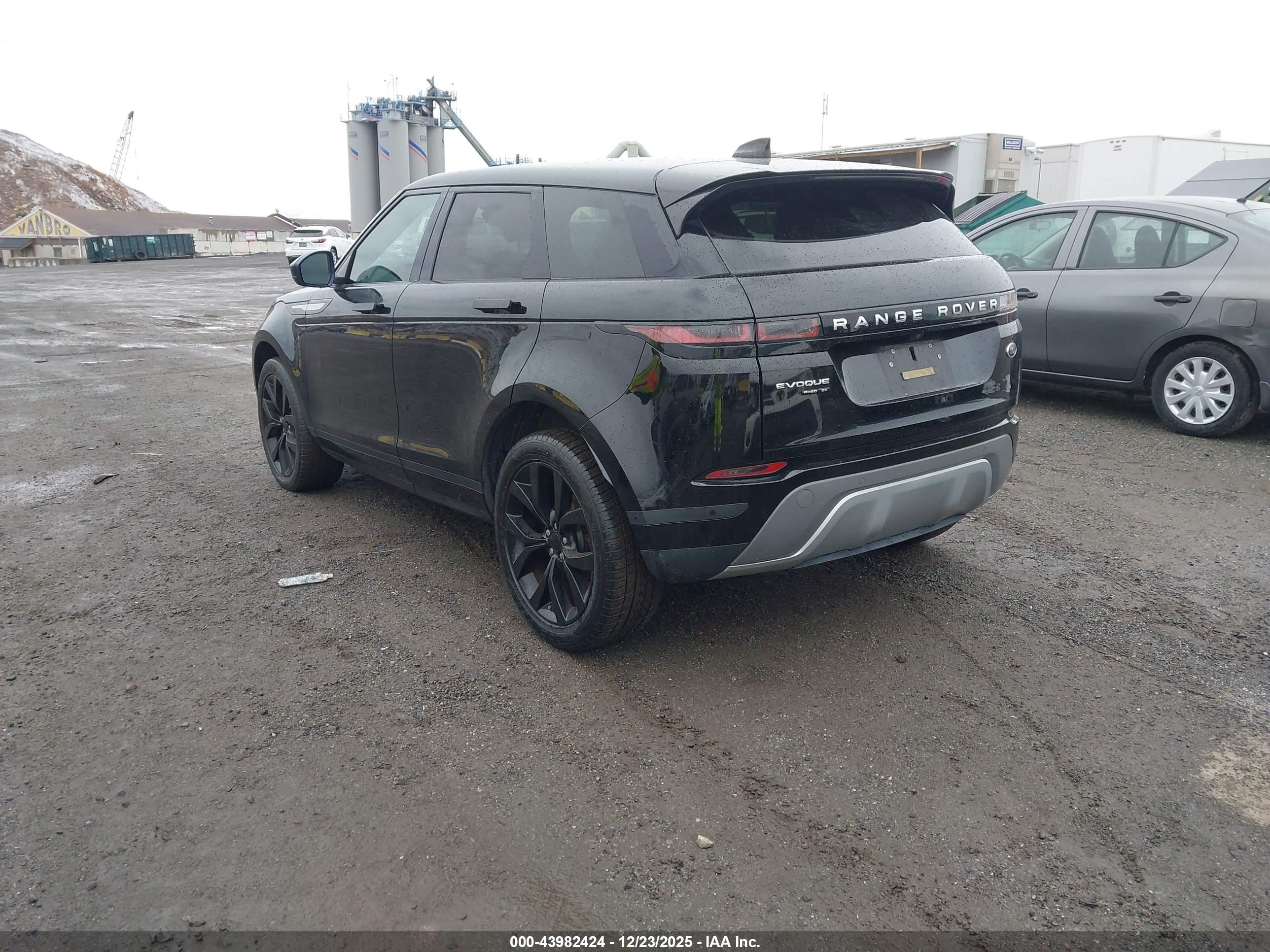 LAND ROVER image 3