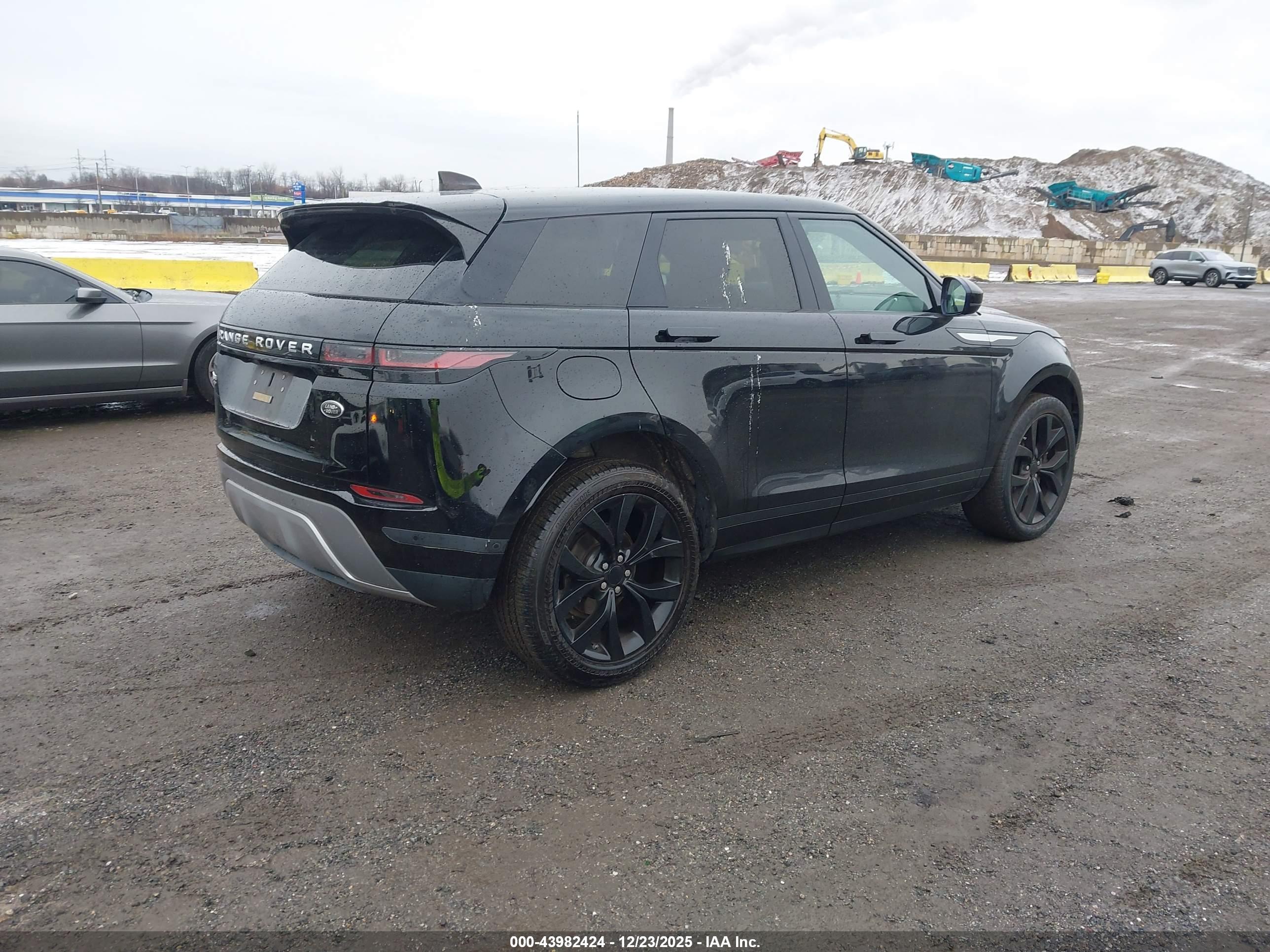 LAND ROVER image 4