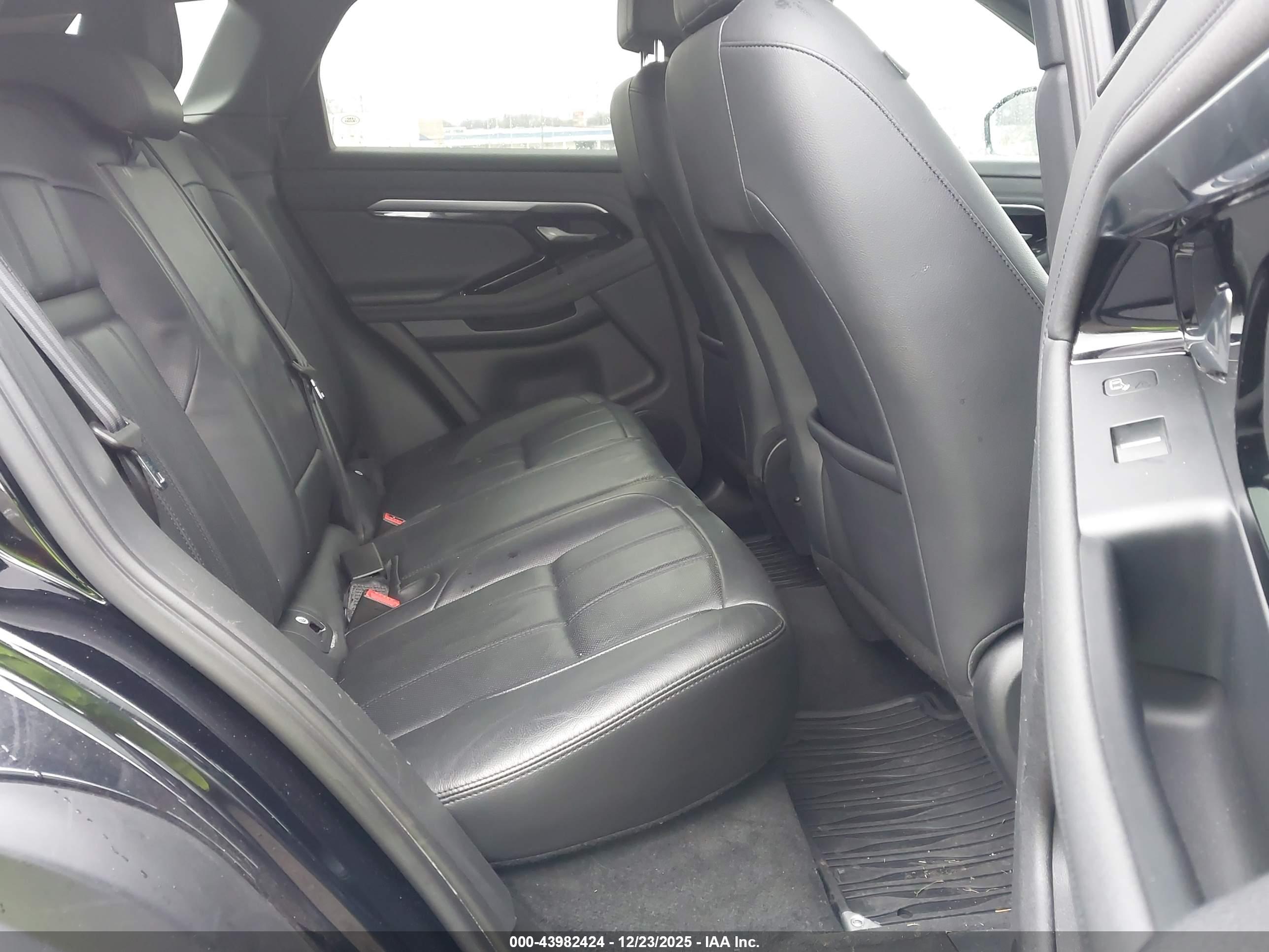 LAND ROVER image 8